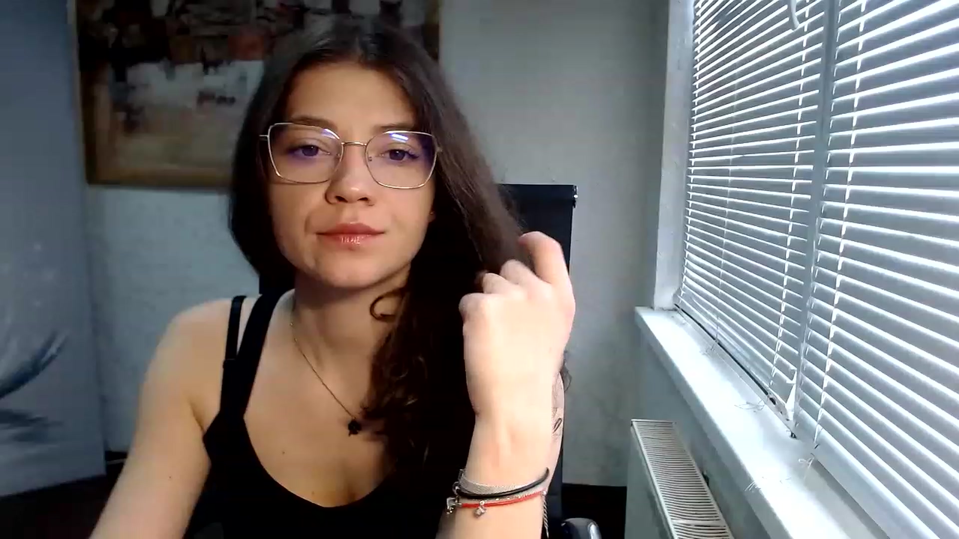 Gallery image thumbnail from SweetArinaA's myfreecams stream on, 04/06/2023, 09:31 image 5 of 20