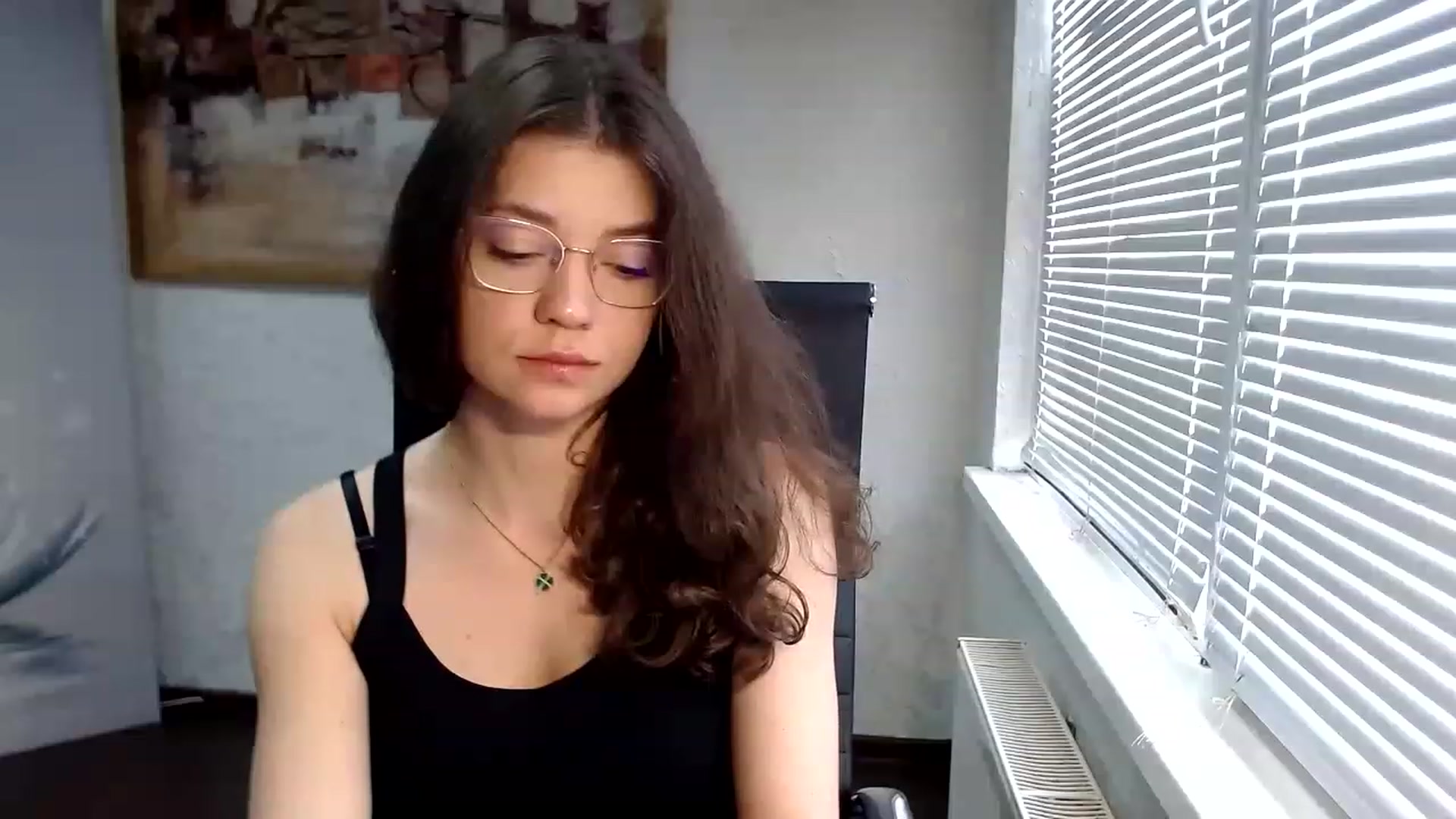 Gallery image thumbnail from SweetArinaA's myfreecams stream on, 04/06/2023, 09:31 image 7 of 20