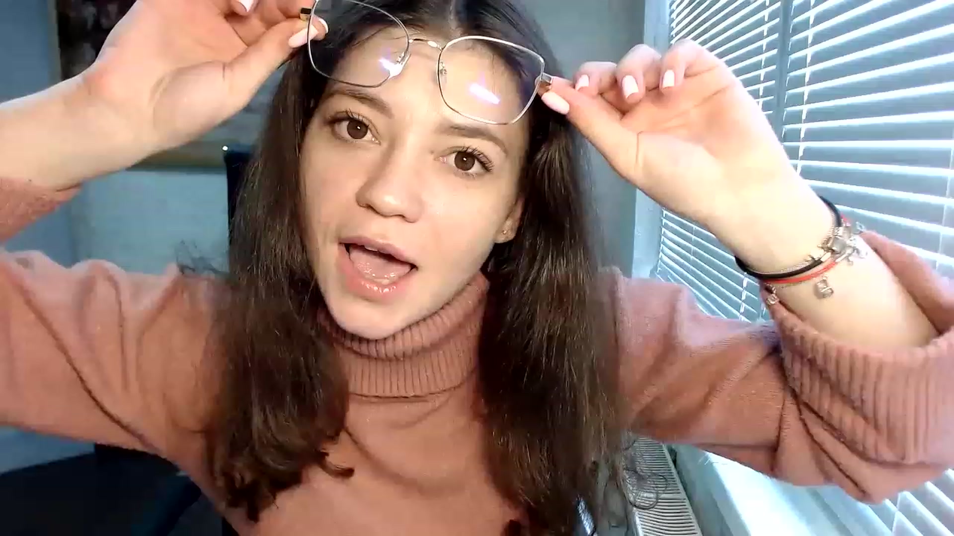 Gallery image thumbnail from SweetArinaA's myfreecams stream on, 04/07/2023, 09:54 image 11 of 20