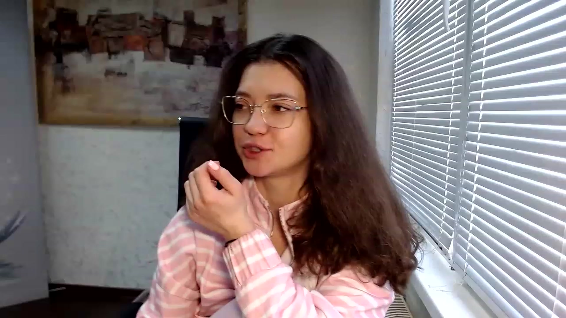 Gallery image thumbnail from SweetArinaA's myfreecams stream on, 04/09/2023, 13:35 image 4 of 20