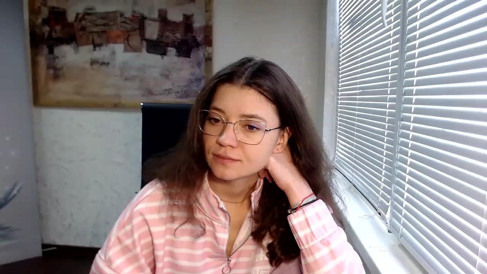 Gallery image thumbnail from SweetArinaA's myfreecams stream on, 04/09/2023, 13:35 image 17 of 20