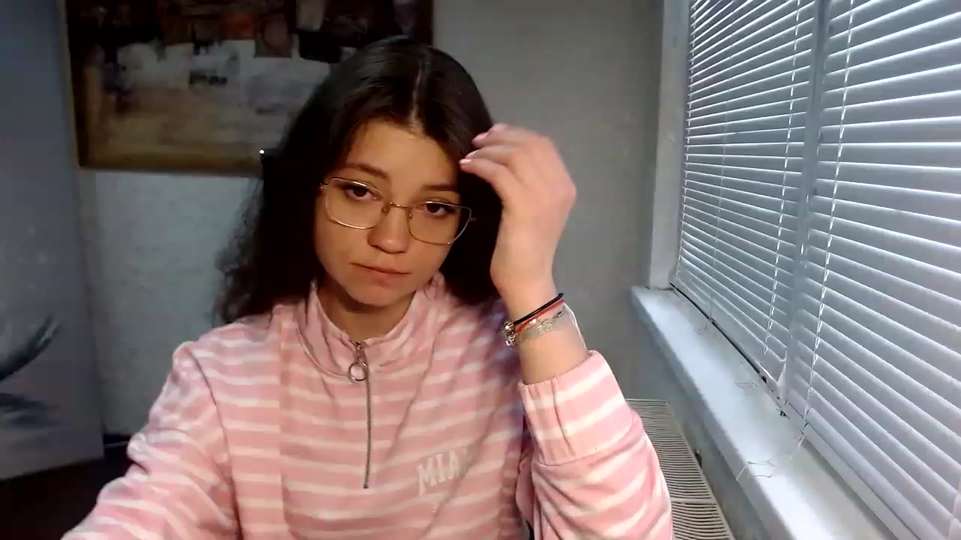 Gallery image thumbnail from SweetArinaA's myfreecams stream on, 04/14/2023, 07:53 image 5 of 20