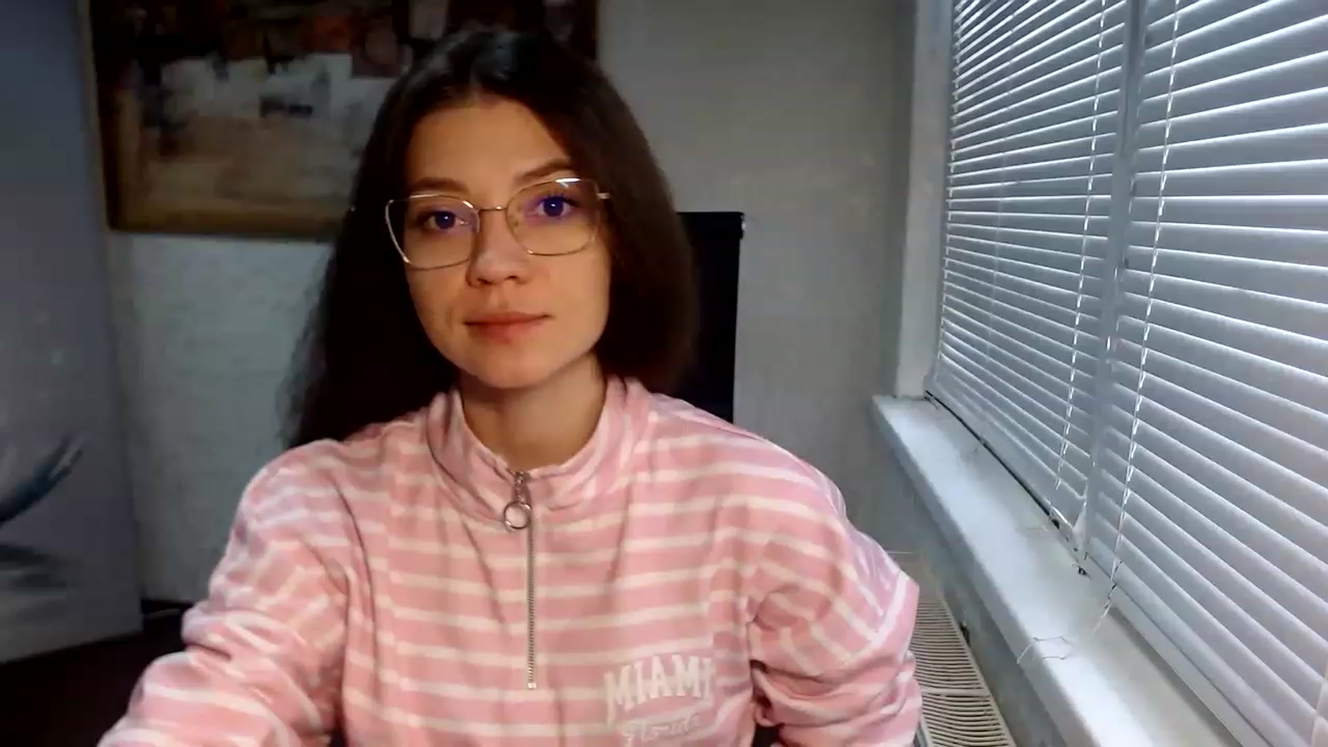 Gallery image thumbnail from SweetArinaA's myfreecams stream on, 04/14/2023, 07:53 image 3 of 20