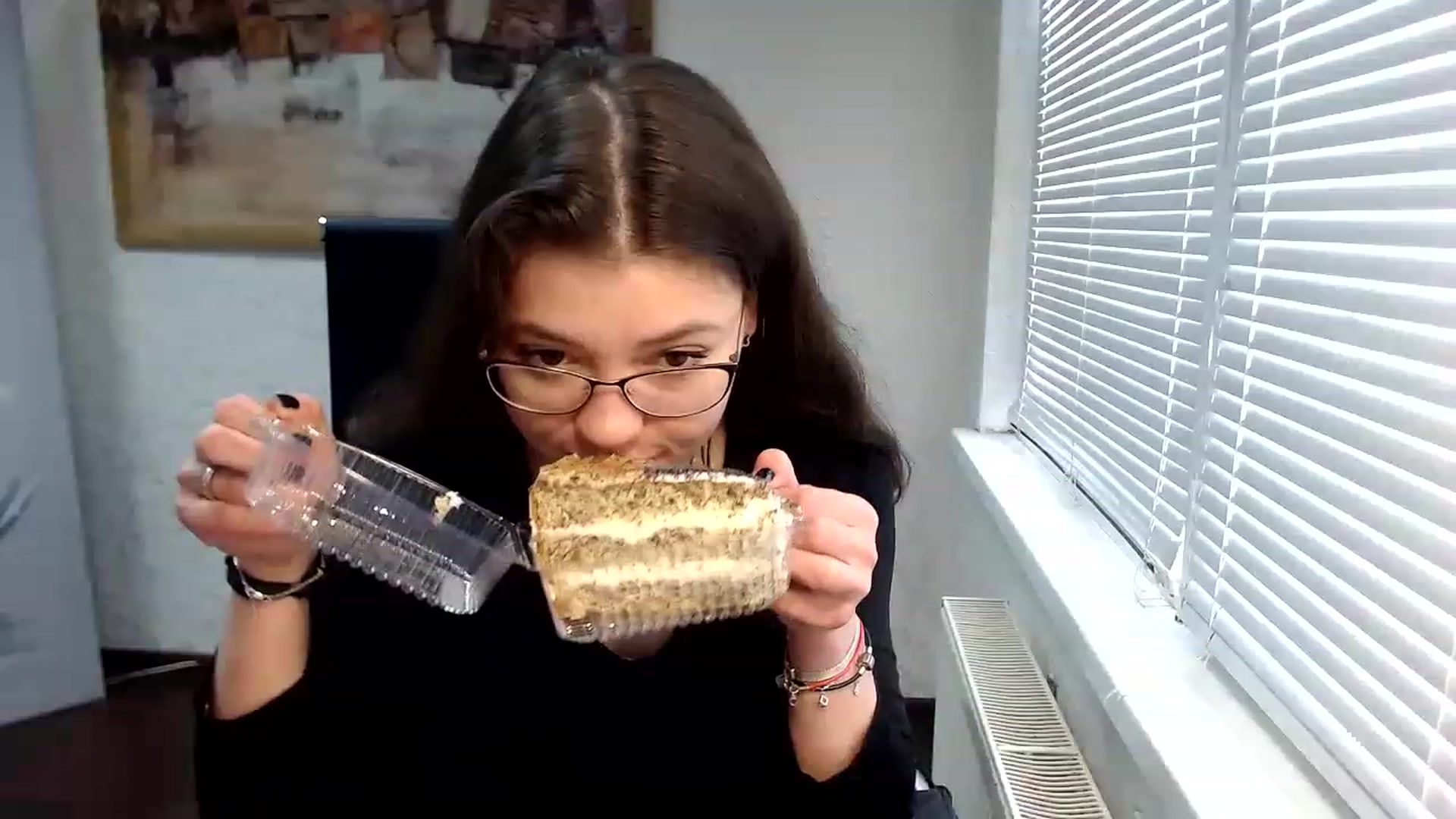 Gallery image thumbnail from SweetArinaA's myfreecams stream on, 04/26/2023, 12:18 image 17 of 20
