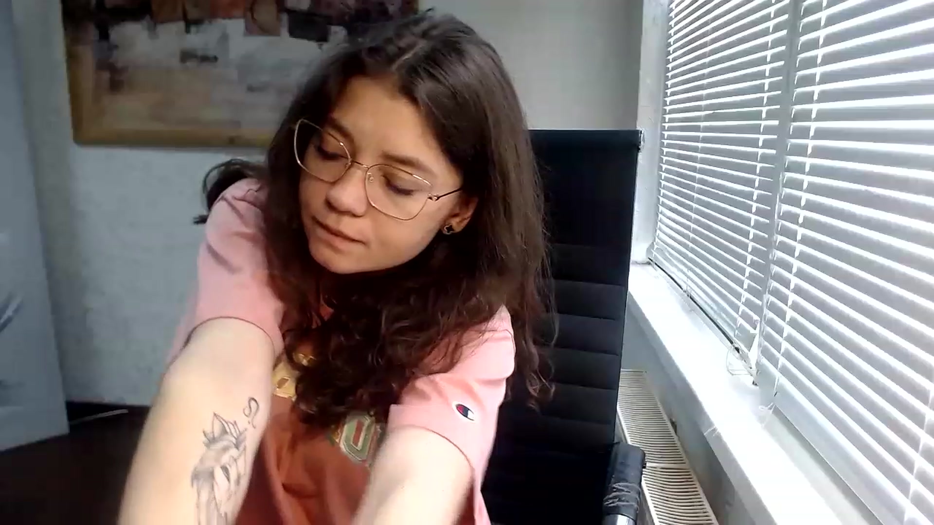 Gallery image thumbnail from SweetArinaA's myfreecams stream on, 04/28/2023, 10:34 image 9 of 20