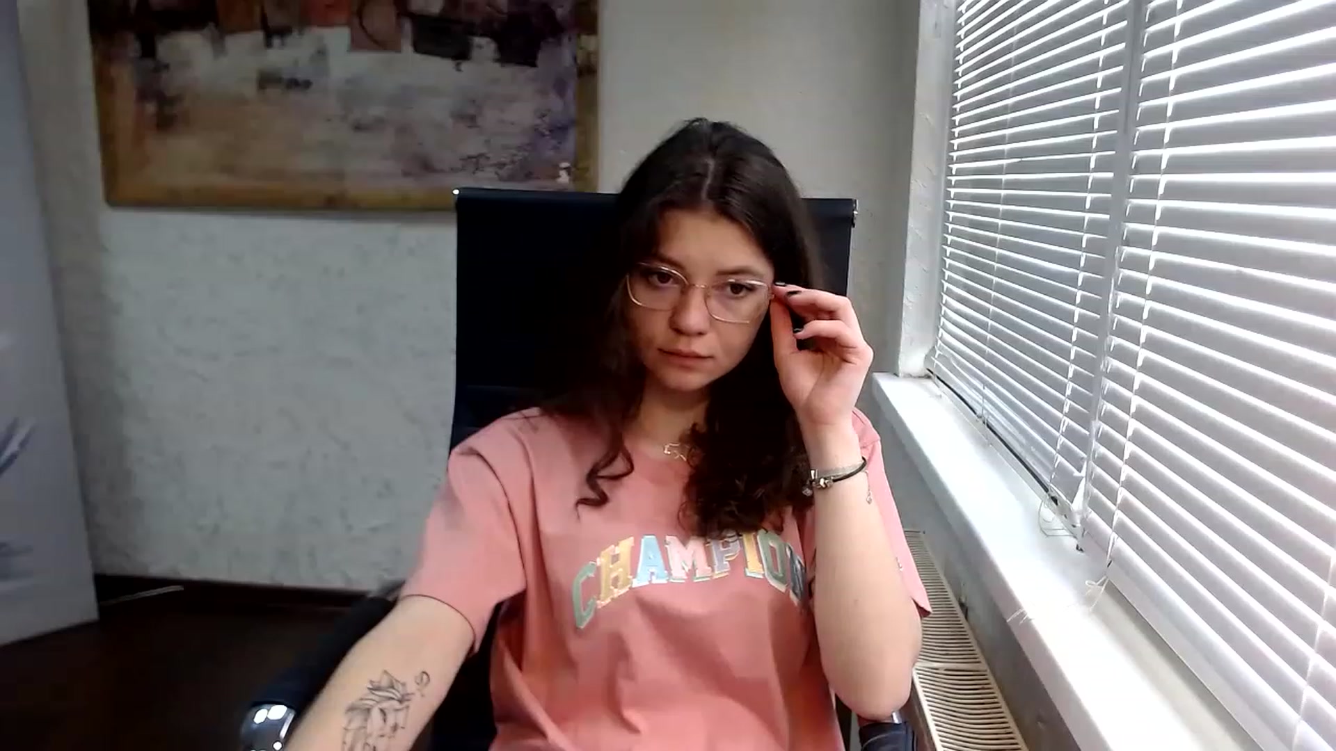 Gallery image thumbnail from SweetArinaA's myfreecams stream on, 04/28/2023, 10:34 image 6 of 20