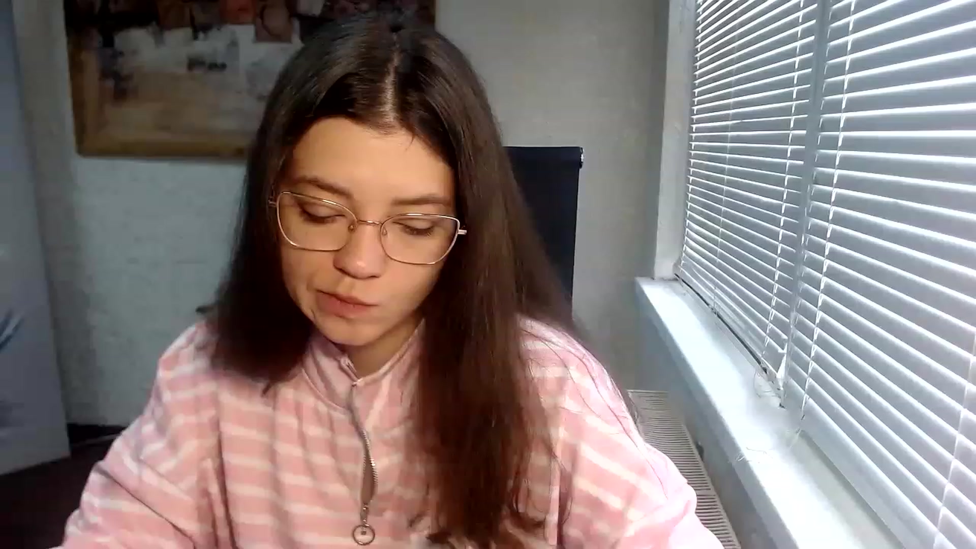 Gallery image thumbnail from SweetArinaA's myfreecams stream on, 04/30/2023, 12:06 image 1 of 20