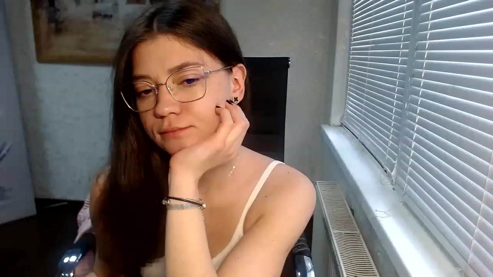 Gallery image thumbnail from SweetArinaA's myfreecams stream on, 04/30/2023, 14:15 image 4 of 20
