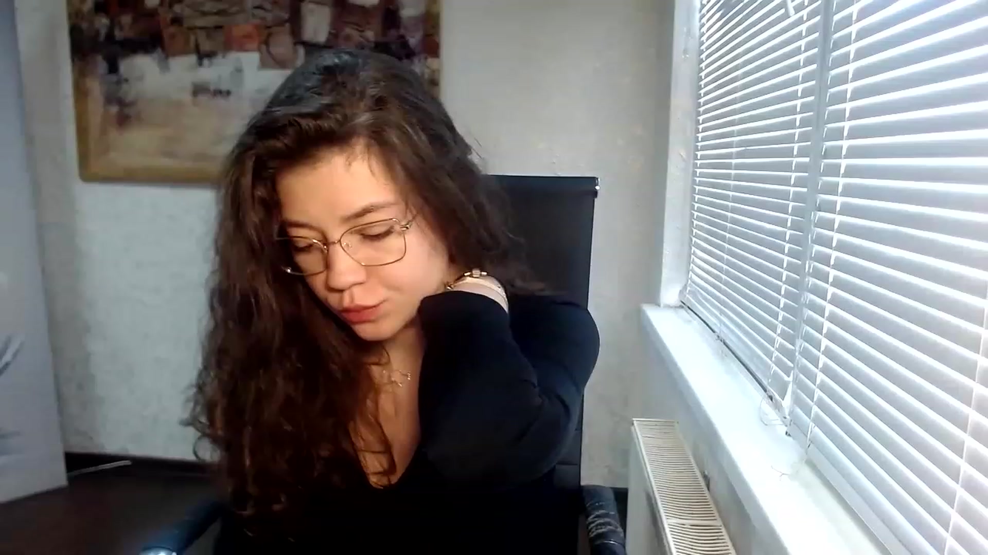 Gallery image thumbnail from SweetArinaA's myfreecams stream on, 05/04/2023, 10:32 image 14 of 20