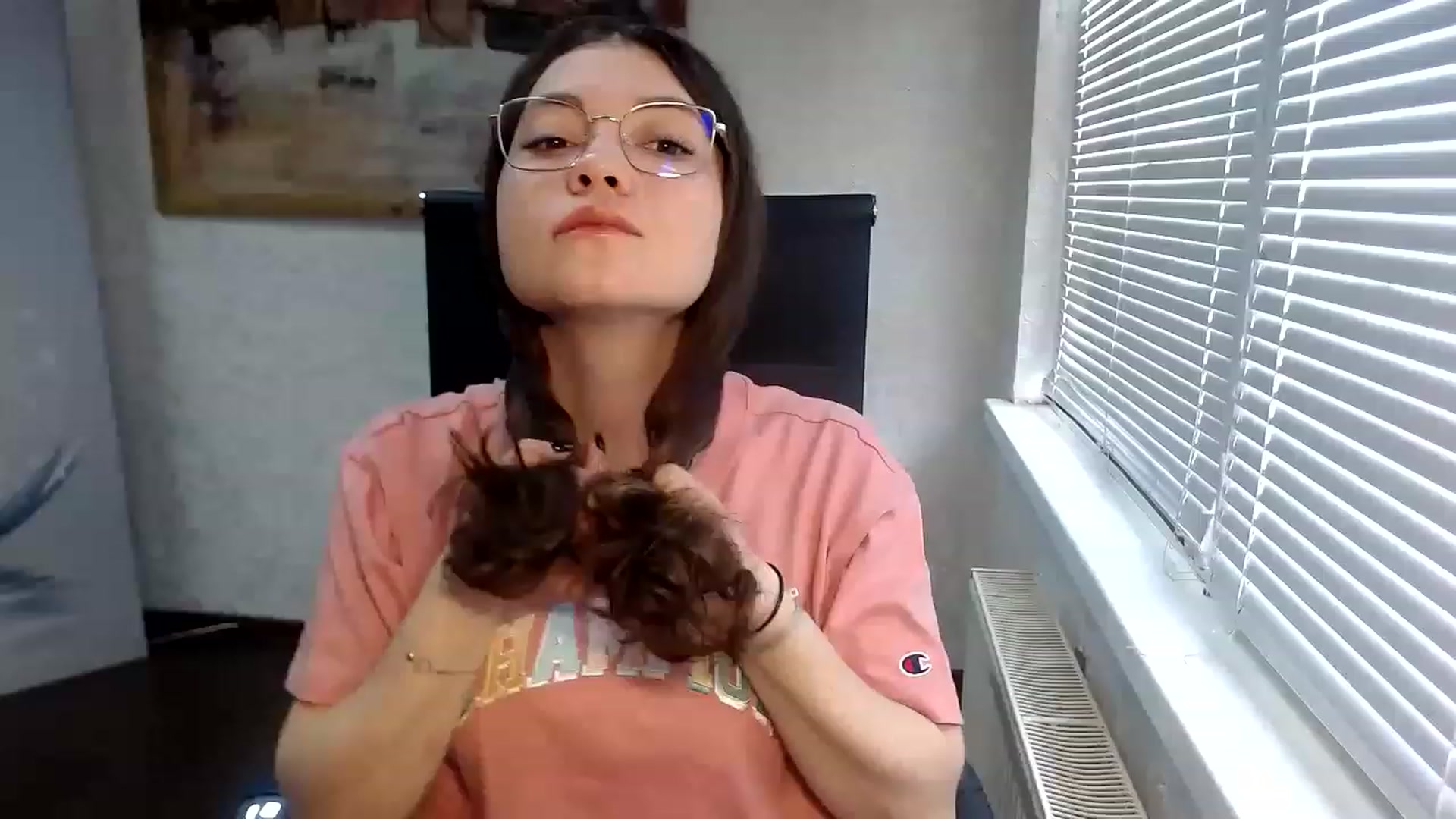 Gallery image thumbnail from SweetArinaA's myfreecams stream on, 05/05/2023, 08:53 image 16 of 20