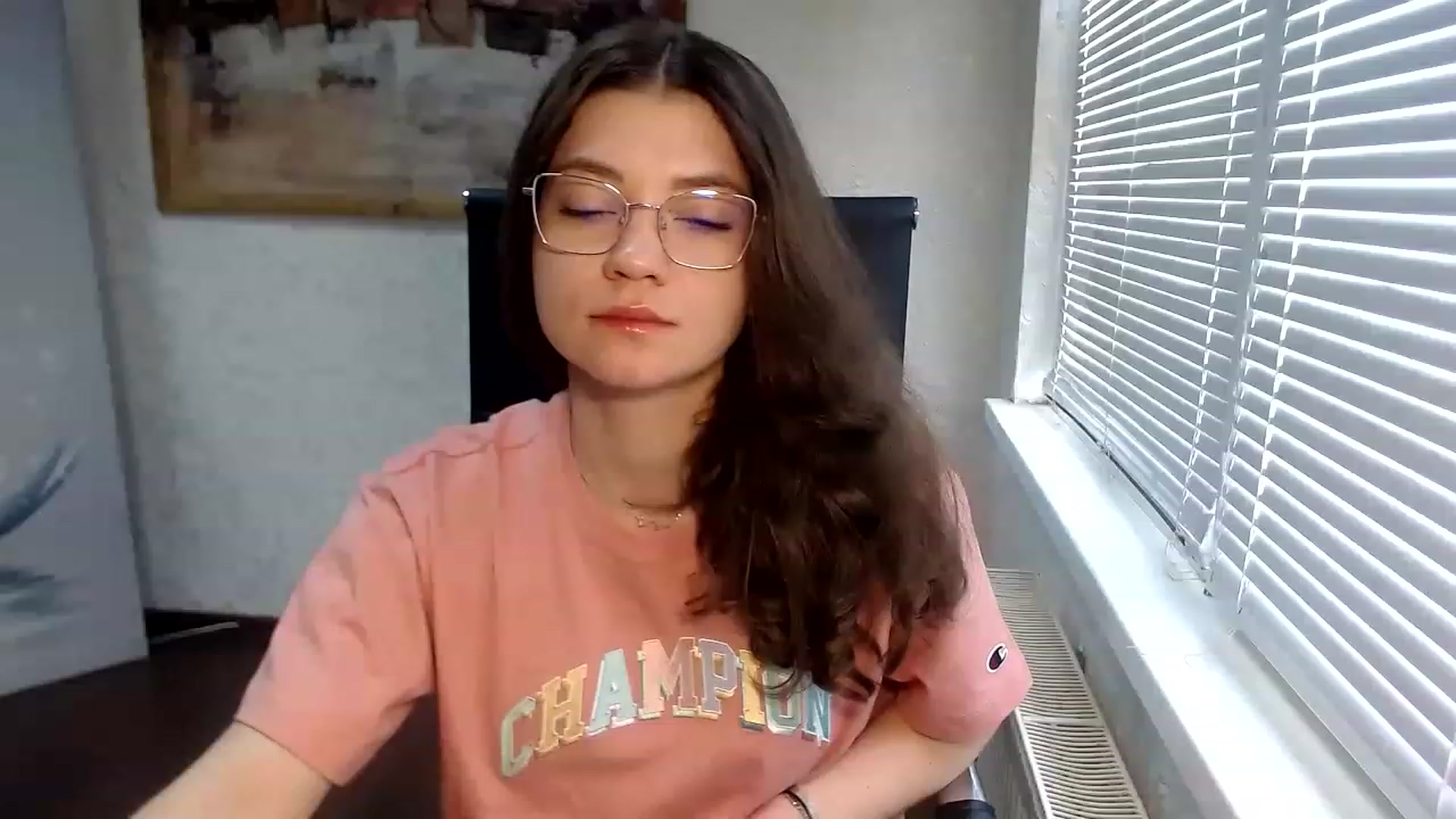 Gallery image thumbnail from SweetArinaA's myfreecams stream on, 05/05/2023, 08:53 image 8 of 20