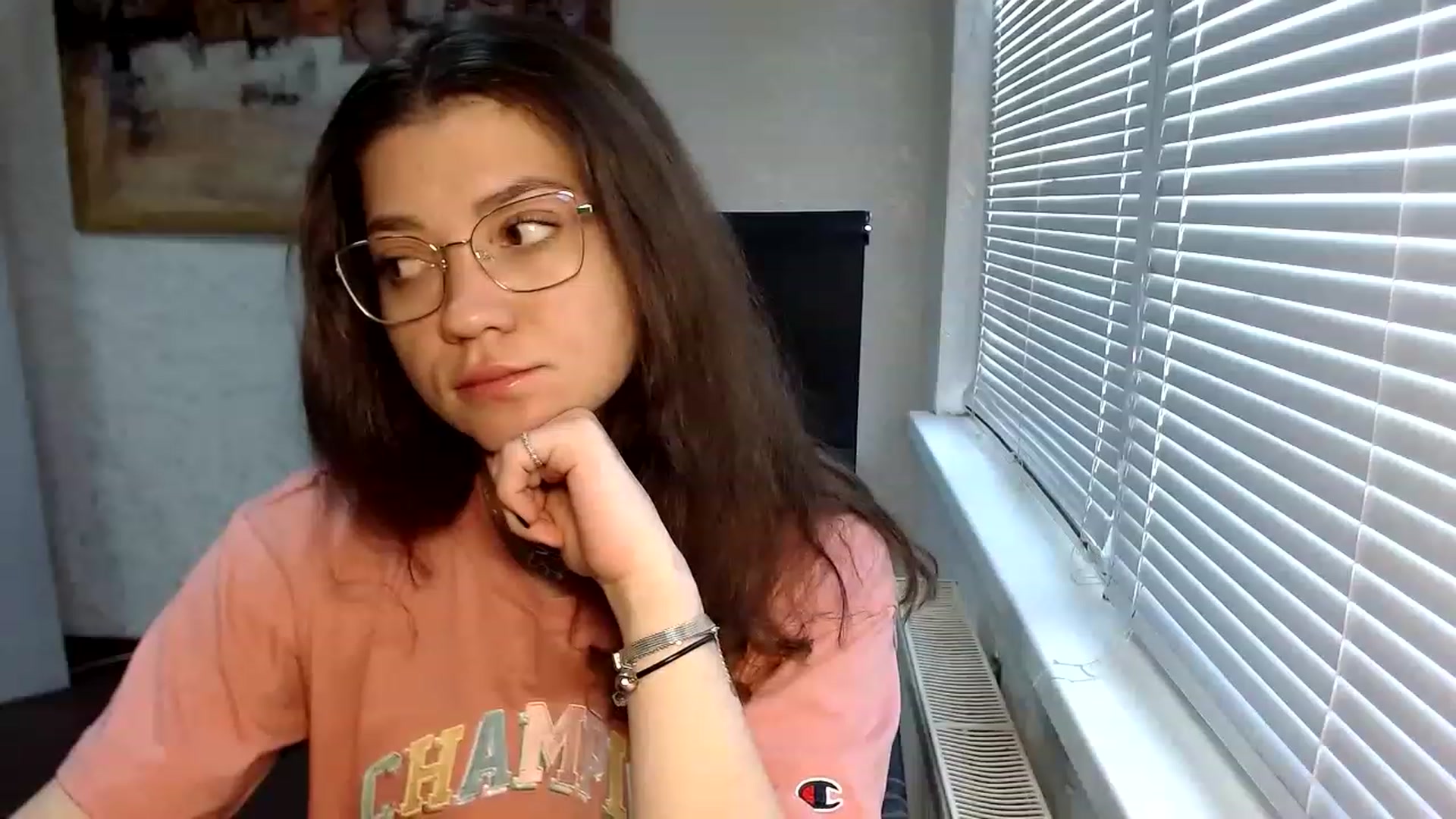 Gallery image thumbnail from SweetArinaA's myfreecams stream on, 05/14/2023, 10:10 image 6 of 20