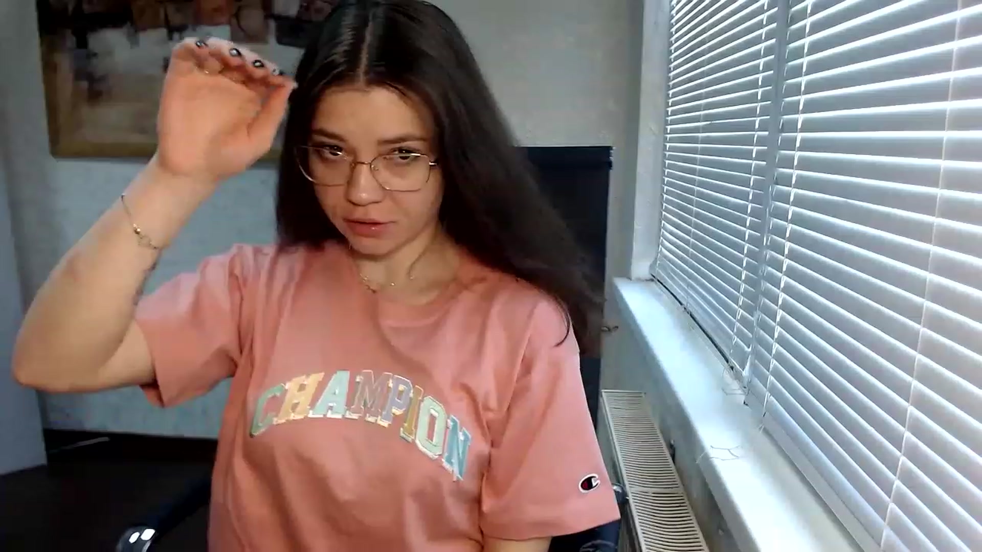 Gallery image thumbnail from SweetArinaA's myfreecams stream on, 05/14/2023, 10:10 image 10 of 20