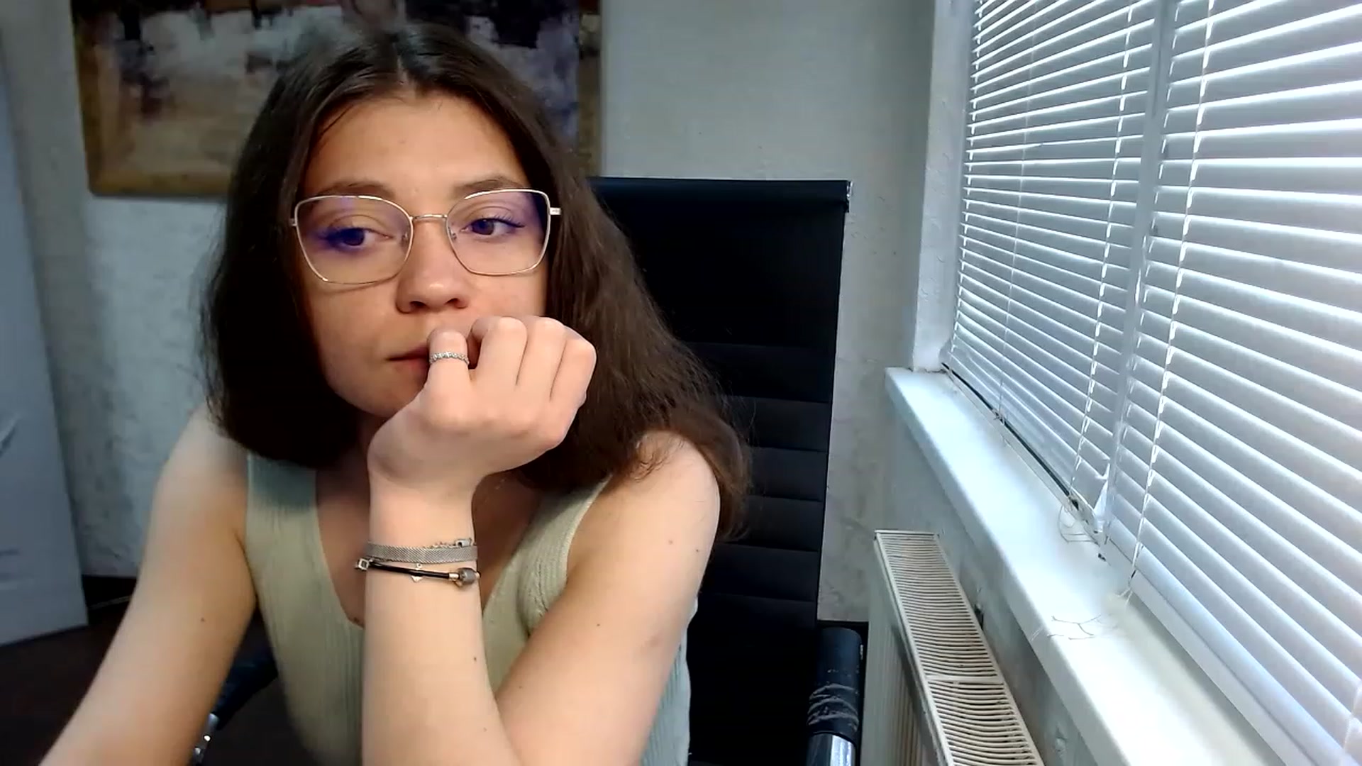 Gallery image thumbnail from SweetArinaA's myfreecams stream on, 05/18/2023, 10:05 image 10 of 20