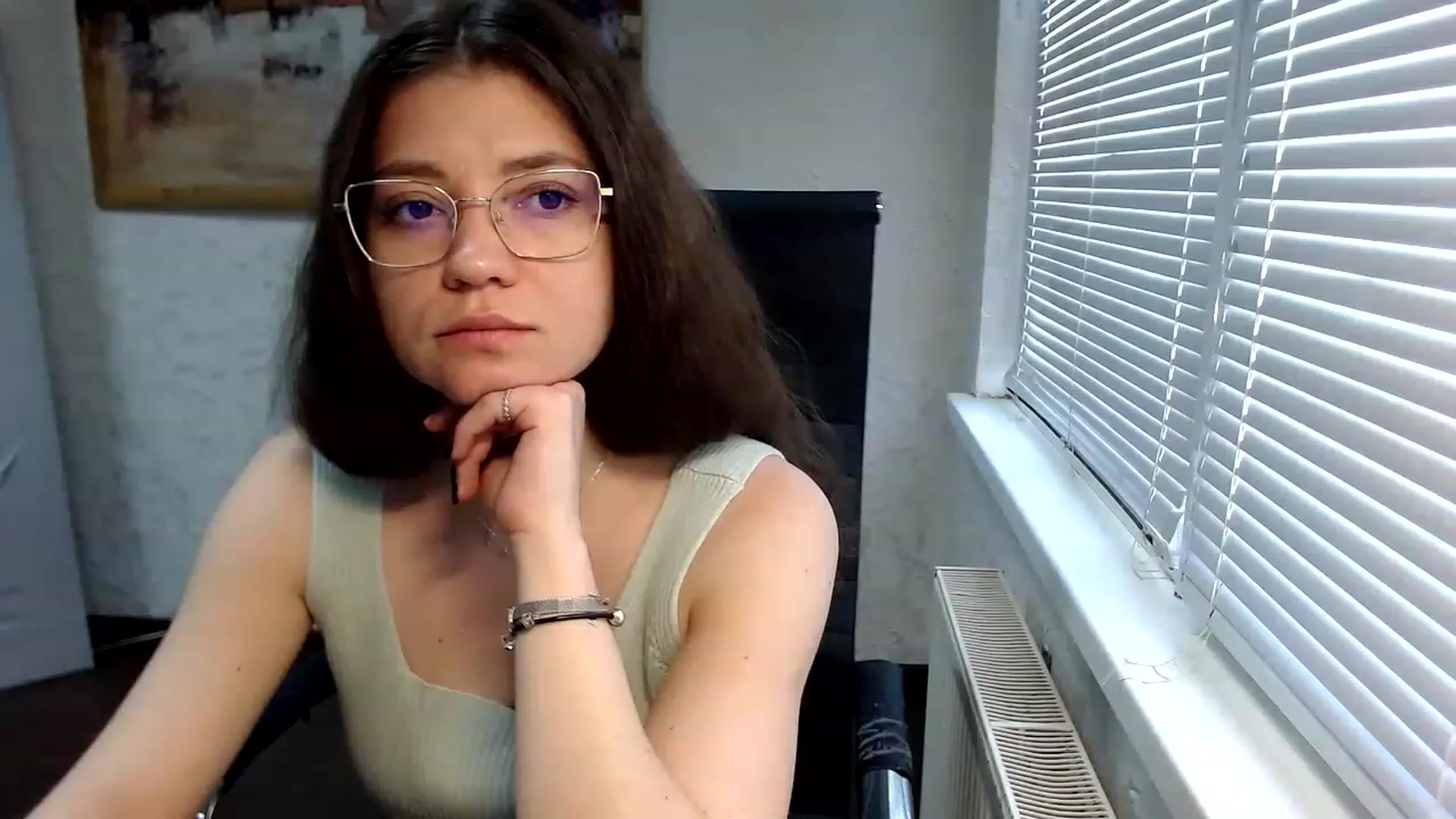 Gallery image thumbnail from SweetArinaA's myfreecams stream on, 05/18/2023, 10:05 image 17 of 20