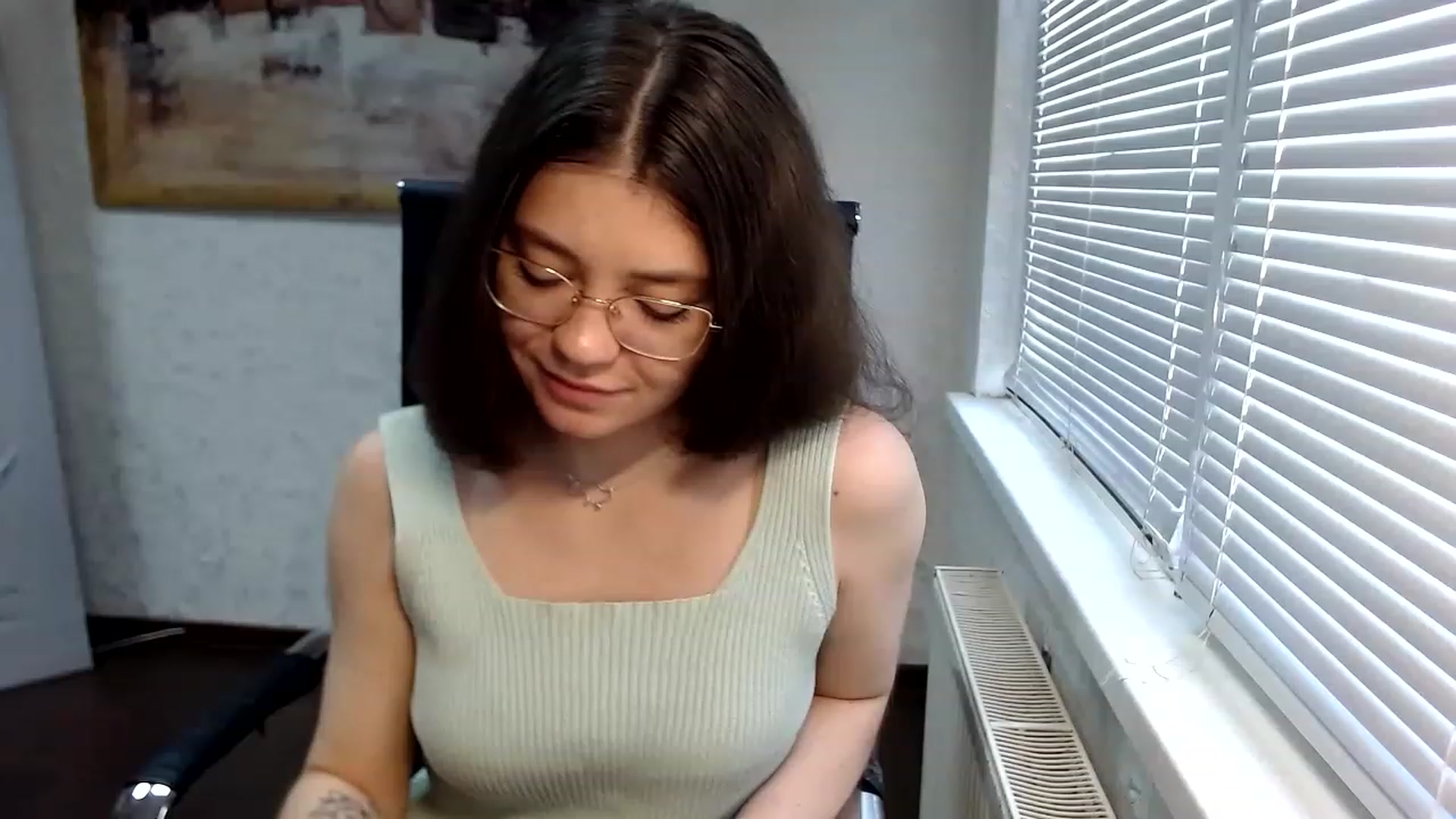 Gallery image thumbnail from SweetArinaA's myfreecams stream on, 05/18/2023, 10:05 image 4 of 20