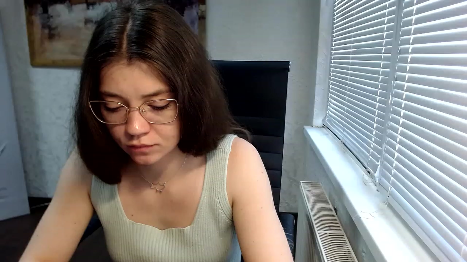 Gallery image thumbnail from SweetArinaA's myfreecams stream on, 05/18/2023, 10:05 image 12 of 20