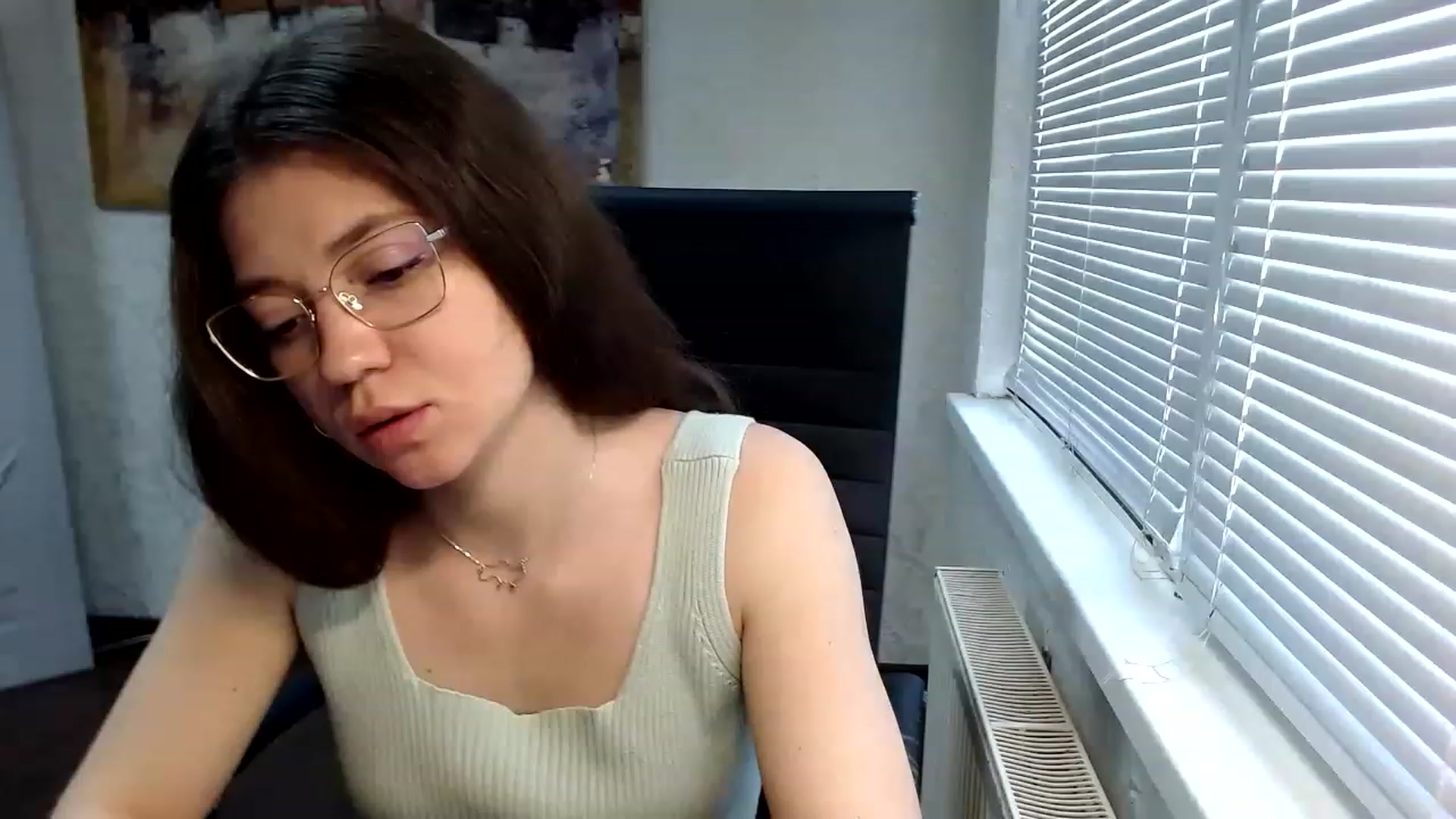 Gallery image thumbnail from SweetArinaA's myfreecams stream on, 05/18/2023, 10:05 image 11 of 20
