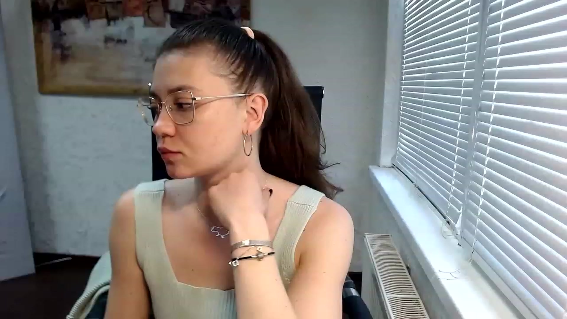 Gallery image thumbnail from SweetArinaA's myfreecams stream on, 05/18/2023, 14:05 image 16 of 20