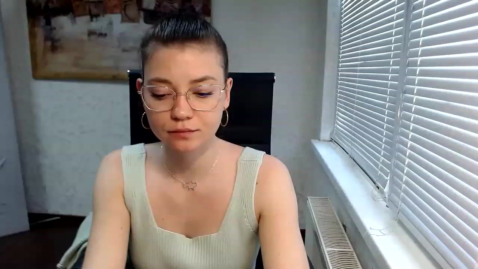 Gallery image thumbnail from SweetArinaA's myfreecams stream on, 05/18/2023, 14:05 image 15 of 20