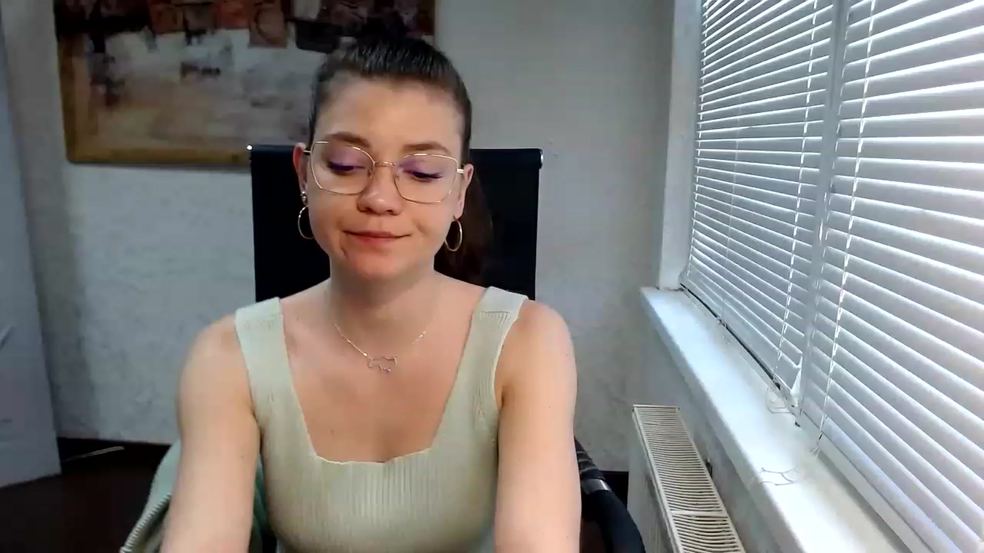 Gallery image thumbnail from SweetArinaA's myfreecams stream on, 05/18/2023, 14:05 image 18 of 20