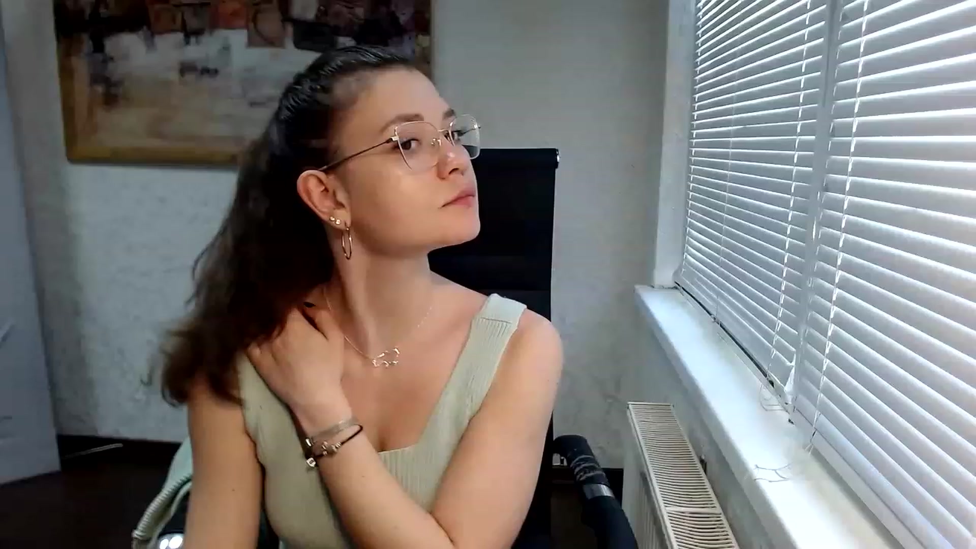Gallery image thumbnail from SweetArinaA's myfreecams stream on, 05/18/2023, 14:05 image 19 of 20