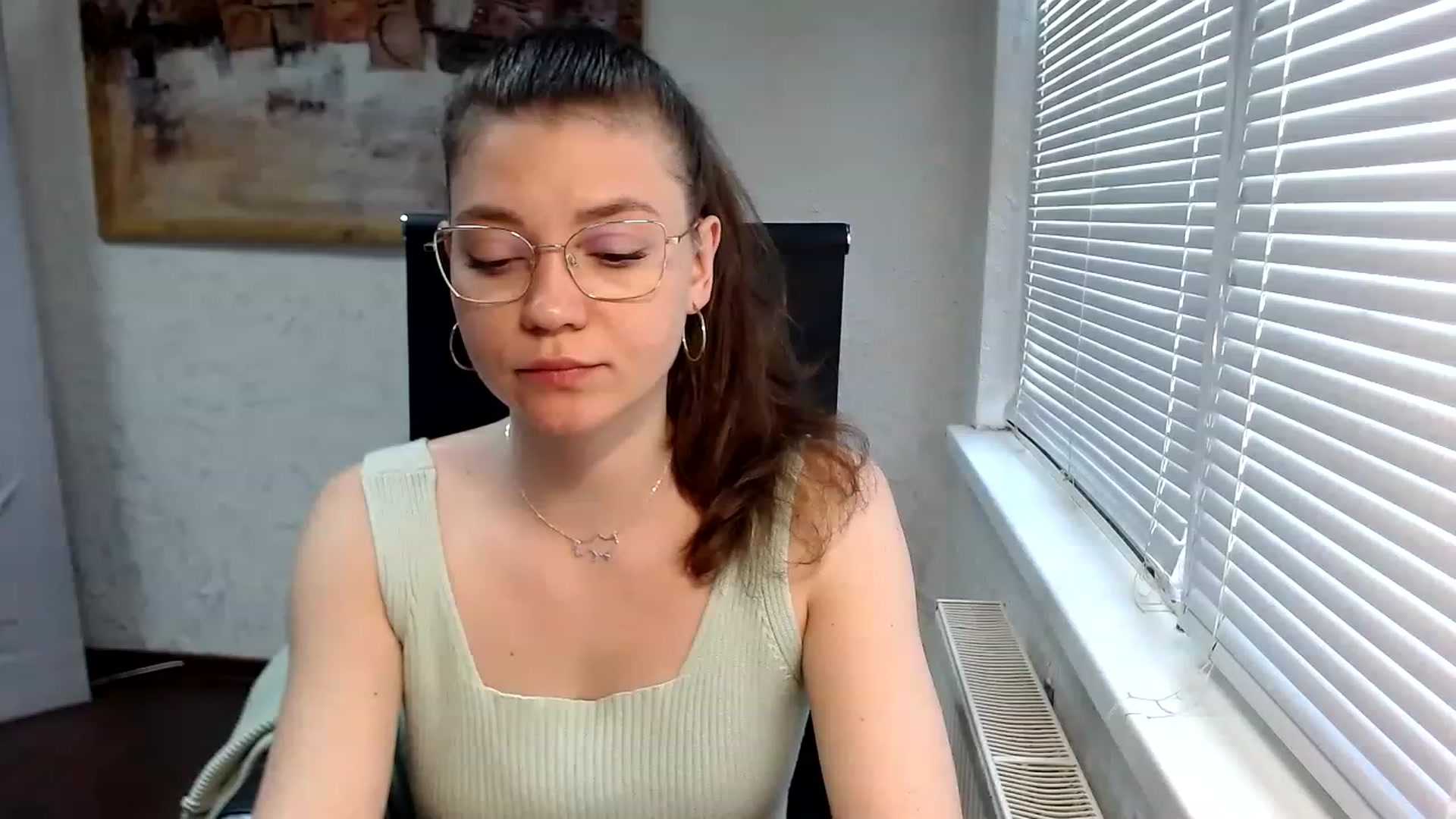 Gallery image thumbnail from SweetArinaA's myfreecams stream on, 05/18/2023, 14:05 image 13 of 20