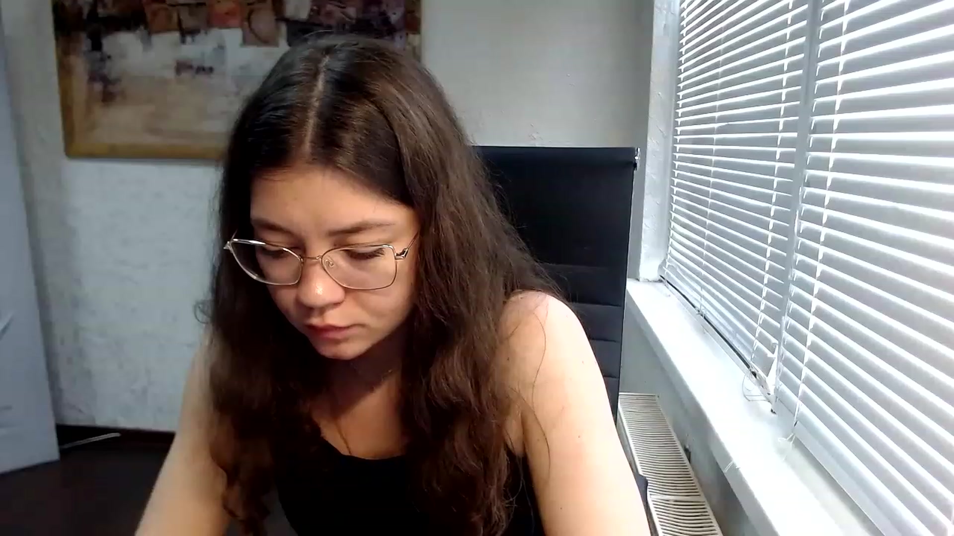 Gallery image thumbnail from SweetArinaA's myfreecams stream on, 05/19/2023, 09:01 image 6 of 20