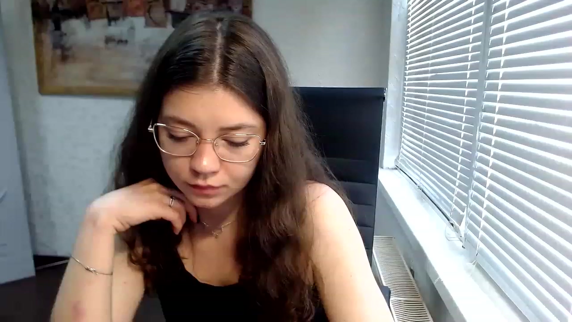 Gallery image thumbnail from SweetArinaA's myfreecams stream on, 05/19/2023, 09:01 image 16 of 20