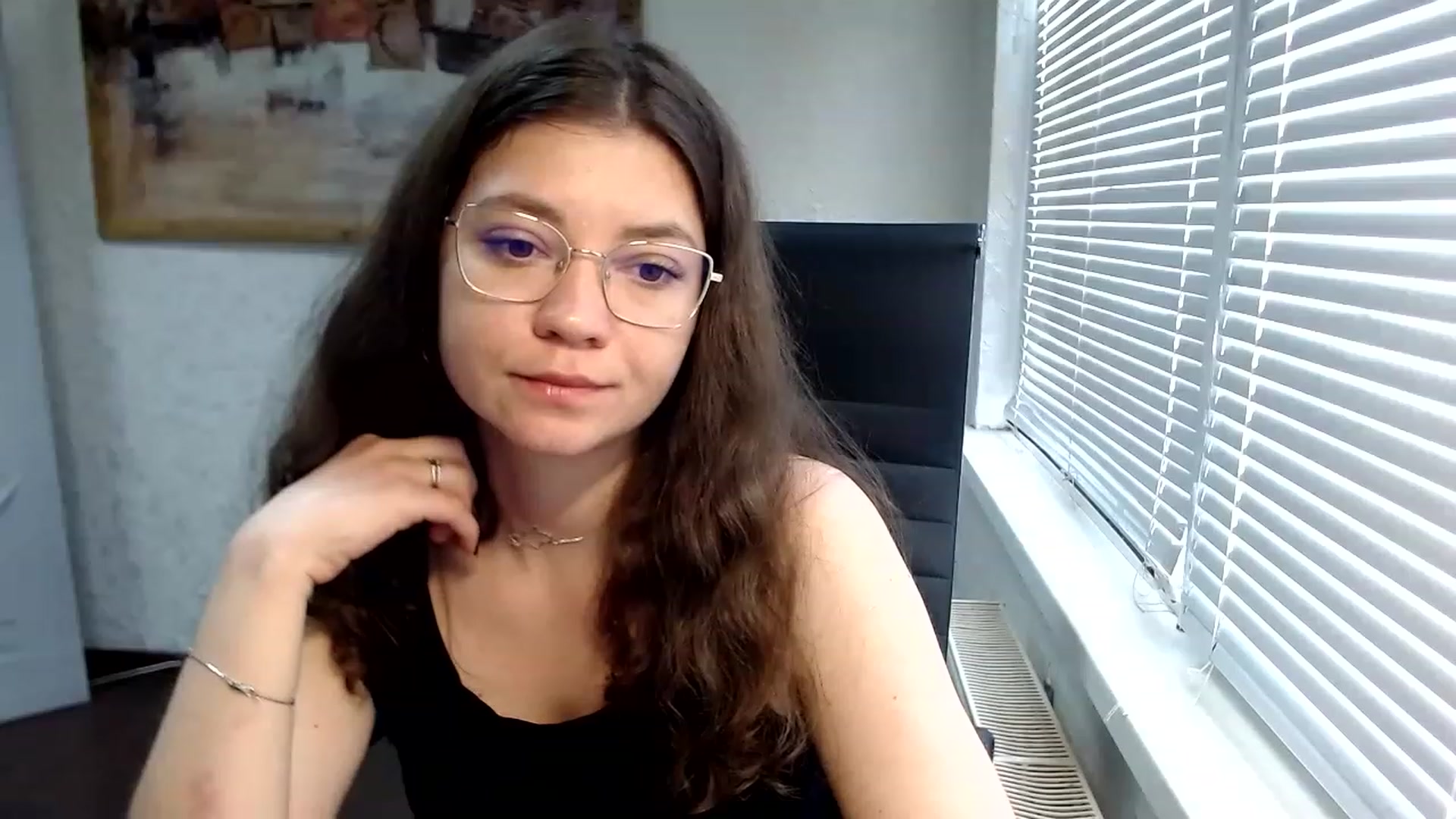 Gallery image thumbnail from SweetArinaA's myfreecams stream on, 05/19/2023, 09:01 image 17 of 20