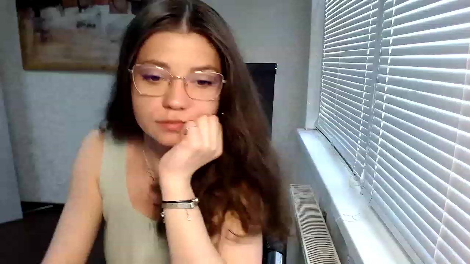 Gallery image thumbnail from SweetArinaA's myfreecams stream on, 05/20/2023, 12:10 image 8 of 20