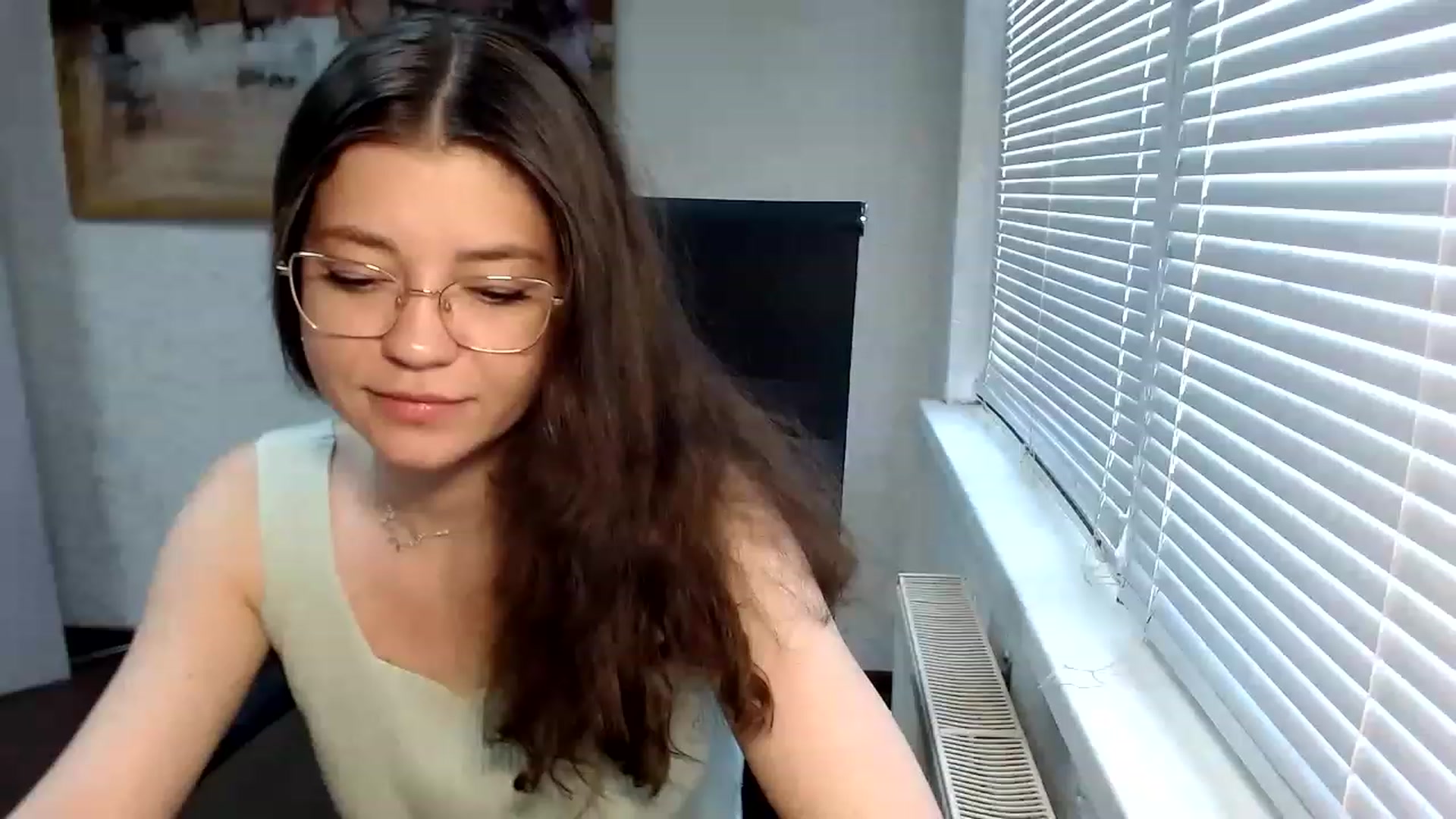 Gallery image thumbnail from SweetArinaA's myfreecams stream on, 05/20/2023, 12:10 image 17 of 20