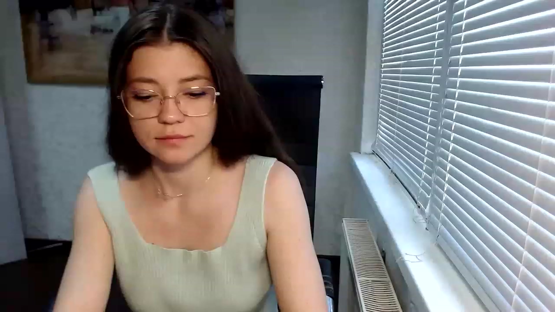 Gallery image thumbnail from SweetArinaA's myfreecams stream on, 05/20/2023, 12:10 image 13 of 20