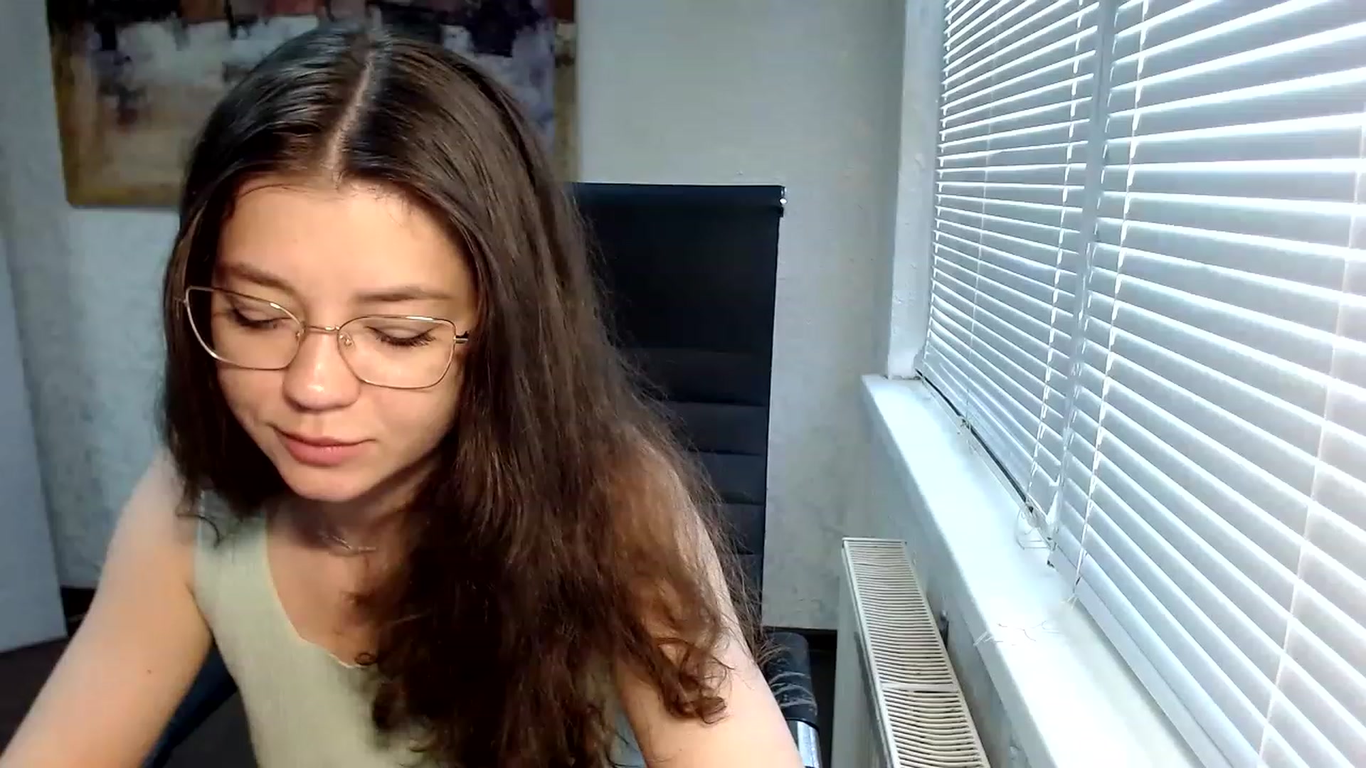 Gallery image thumbnail from SweetArinaA's myfreecams stream on, 05/20/2023, 12:10 image 7 of 20