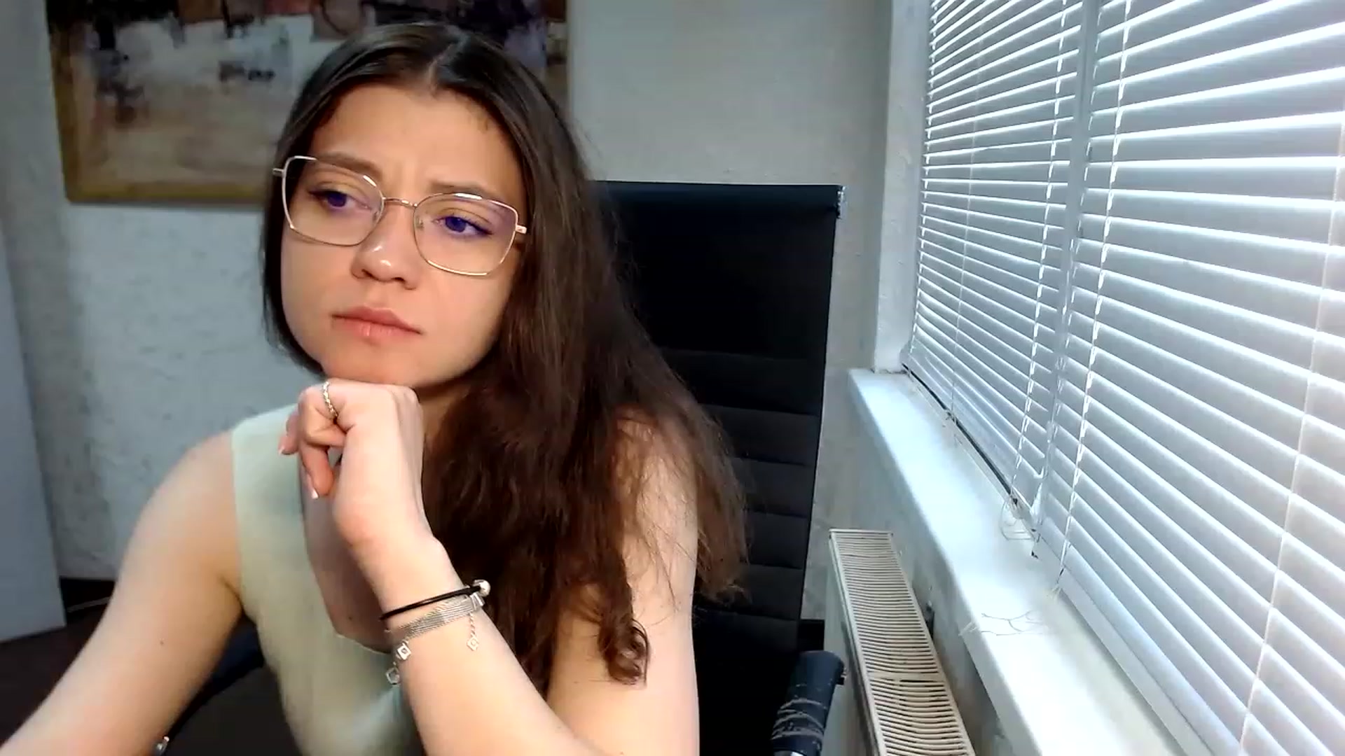 Gallery image thumbnail from SweetArinaA's myfreecams stream on, 05/20/2023, 12:10 image 18 of 20