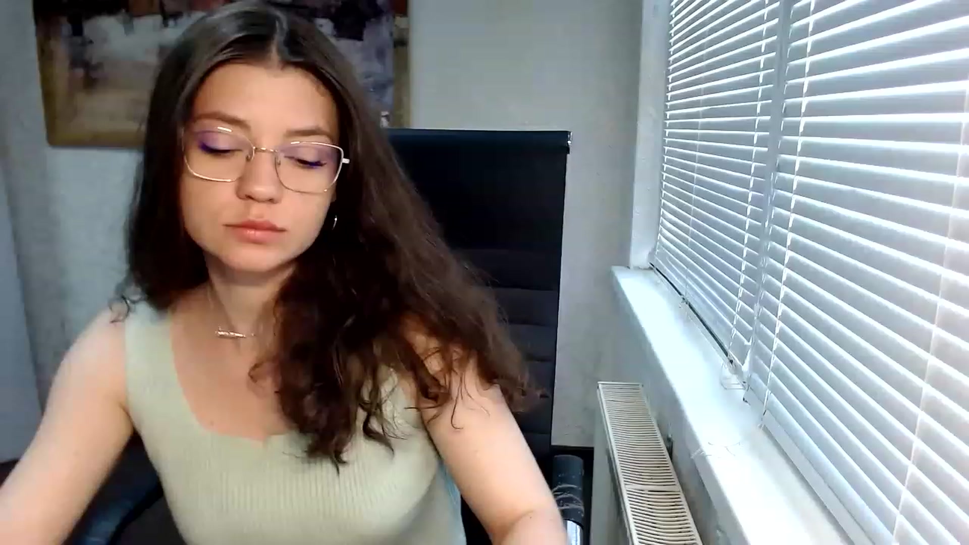 Gallery image thumbnail from SweetArinaA's myfreecams stream on, 05/20/2023, 12:10 image 9 of 20