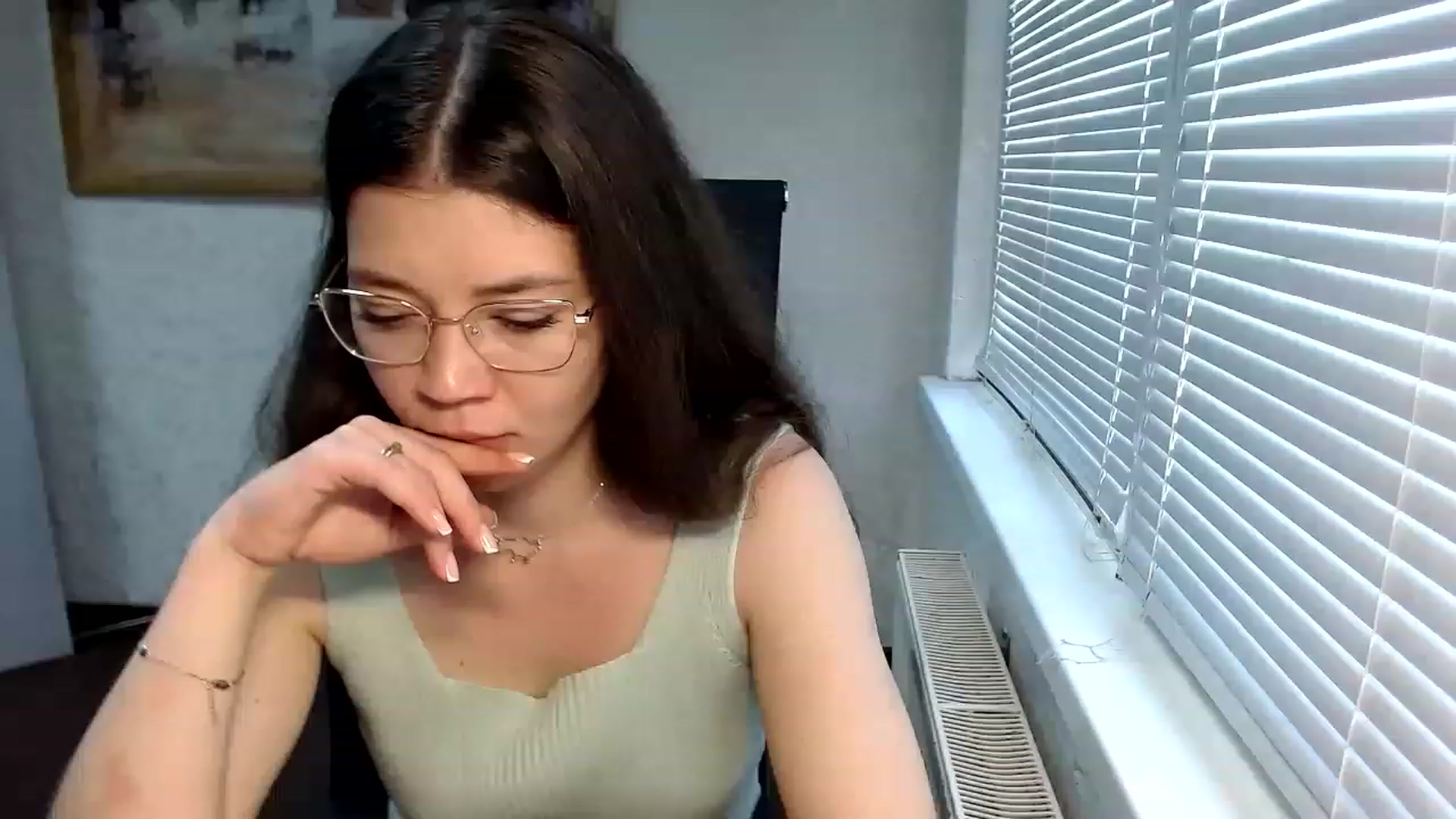 Gallery image thumbnail from SweetArinaA's myfreecams stream on, 05/20/2023, 13:16 image 5 of 20