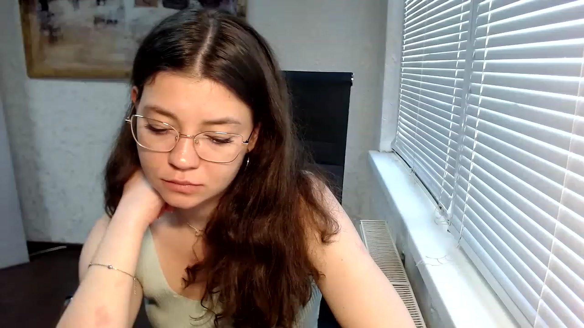 Gallery image thumbnail from SweetArinaA's myfreecams stream on, 05/20/2023, 13:16 image 17 of 20