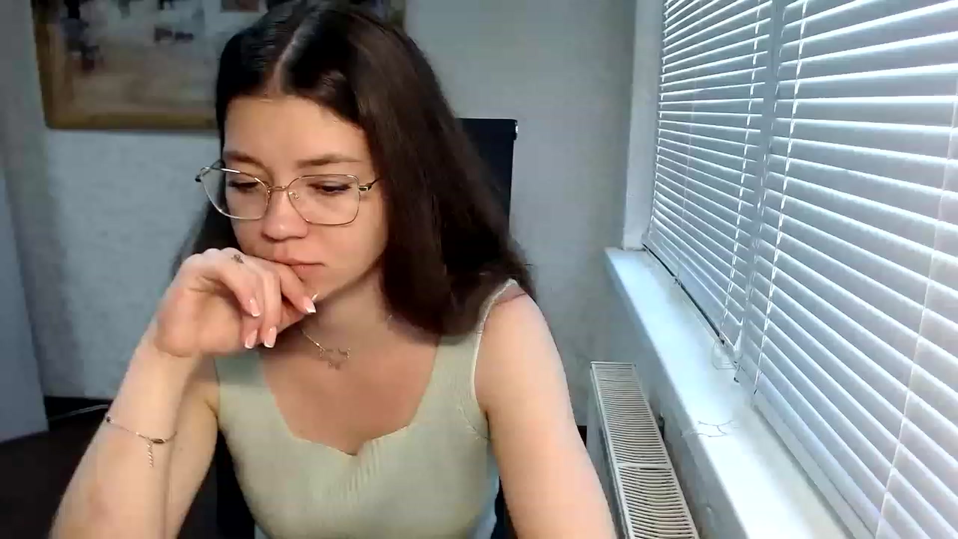 Gallery image thumbnail from SweetArinaA's myfreecams stream on, 05/20/2023, 13:16 image 3 of 20