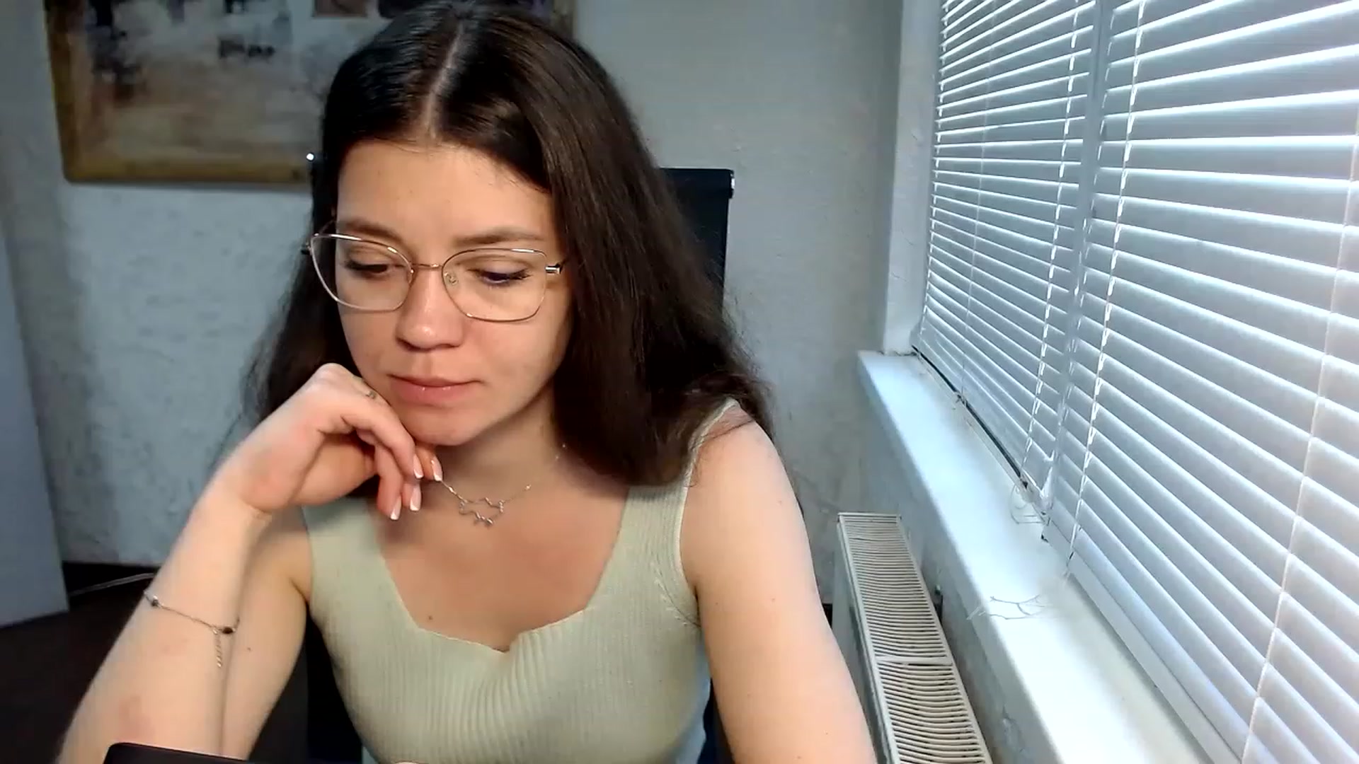 Gallery image thumbnail from SweetArinaA's myfreecams stream on, 05/20/2023, 13:16 image 4 of 20
