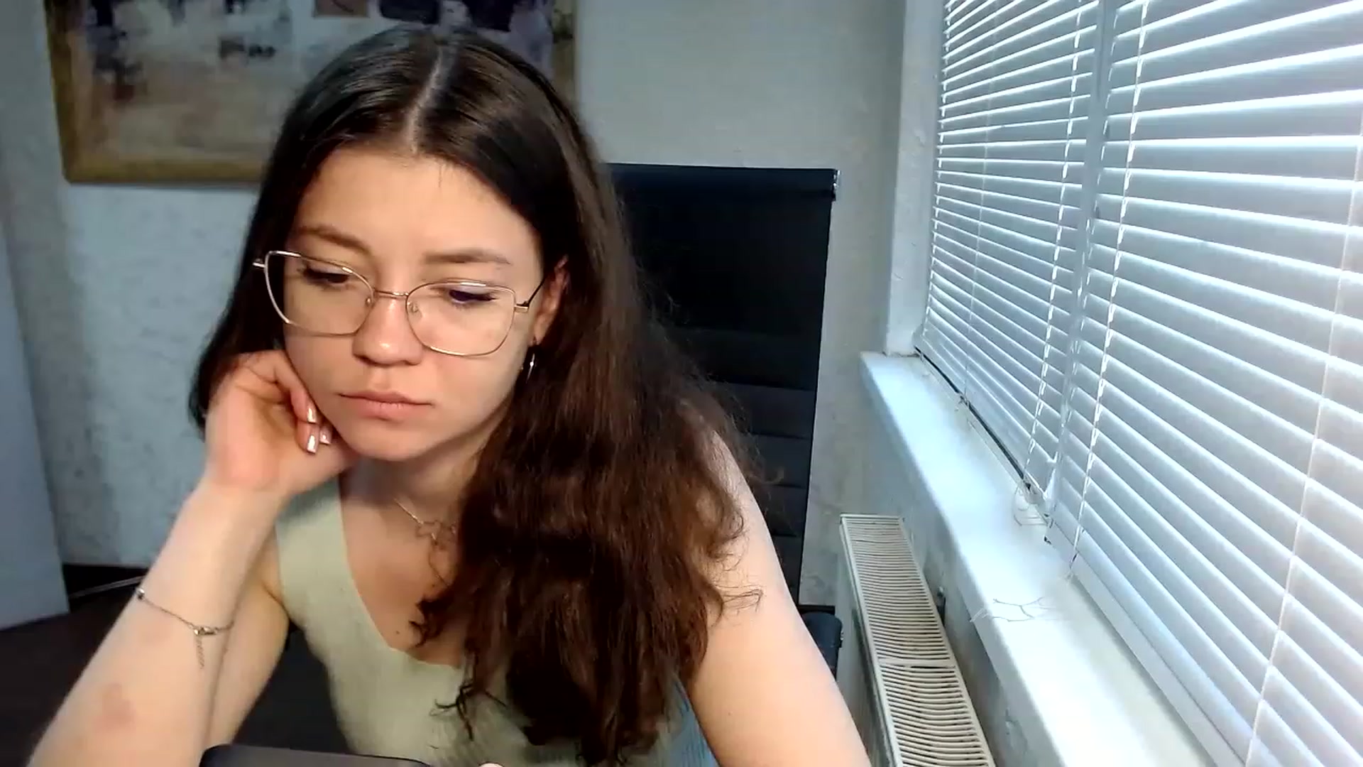 Gallery image thumbnail from SweetArinaA's myfreecams stream on, 05/20/2023, 13:16 image 13 of 20