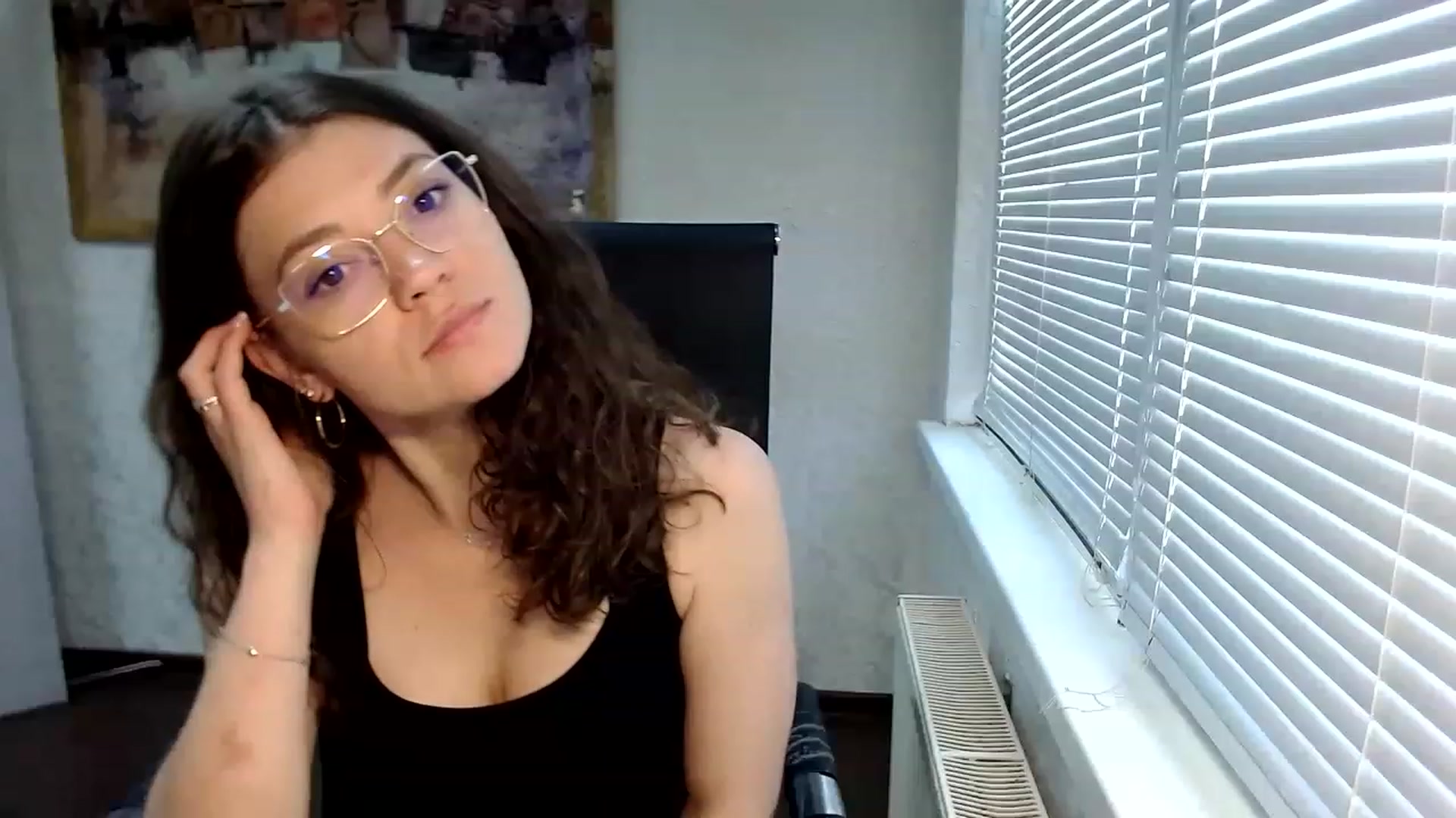 Gallery image thumbnail from SweetArinaA's myfreecams stream on, 05/21/2023, 12:19 image 11 of 20