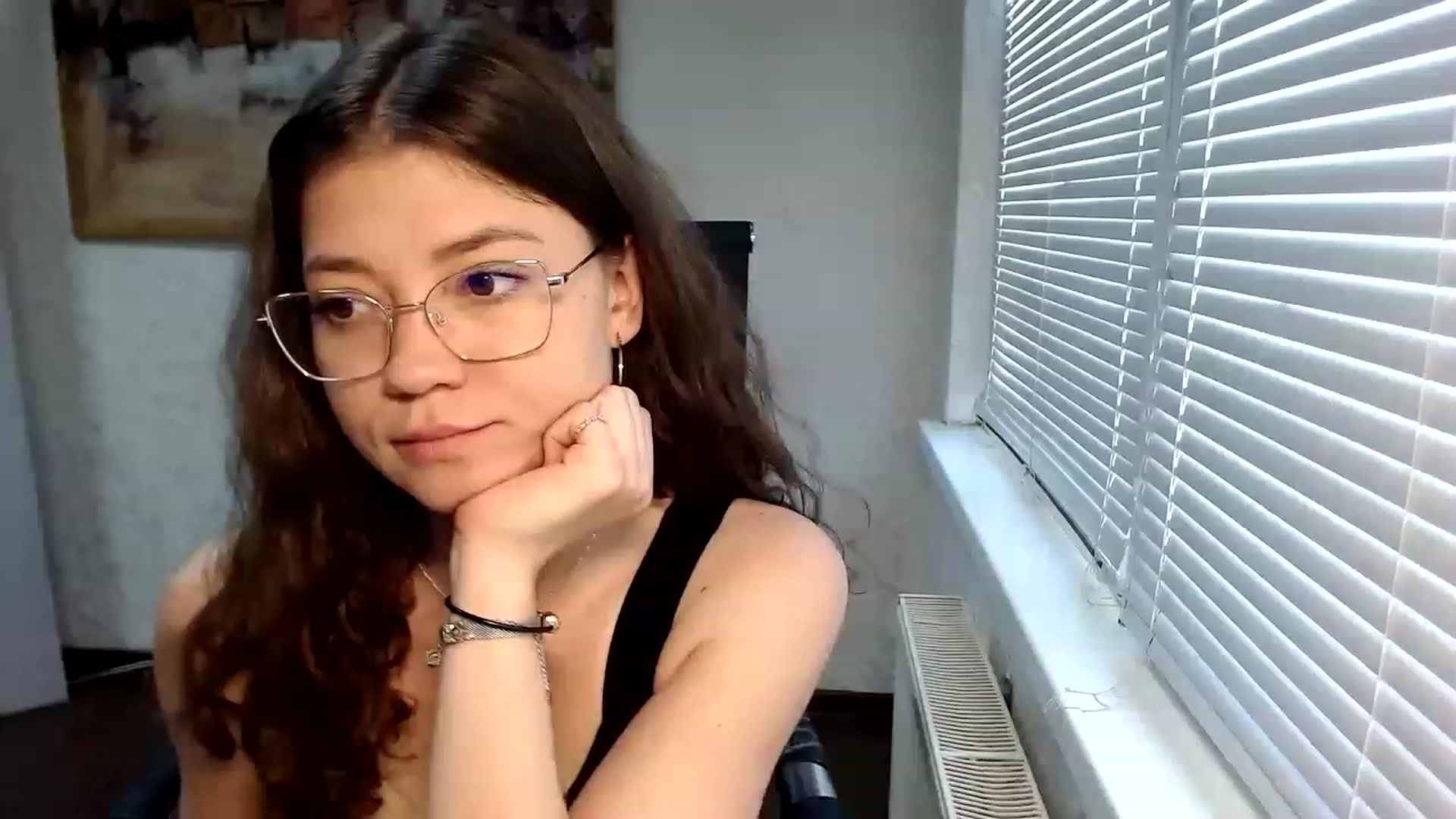Gallery image thumbnail from SweetArinaA's myfreecams stream on, 05/21/2023, 12:19 image 14 of 20