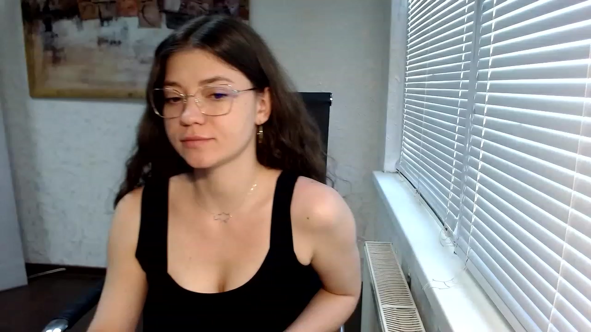 Gallery image thumbnail from SweetArinaA's myfreecams stream on, 05/21/2023, 12:19 image 13 of 20