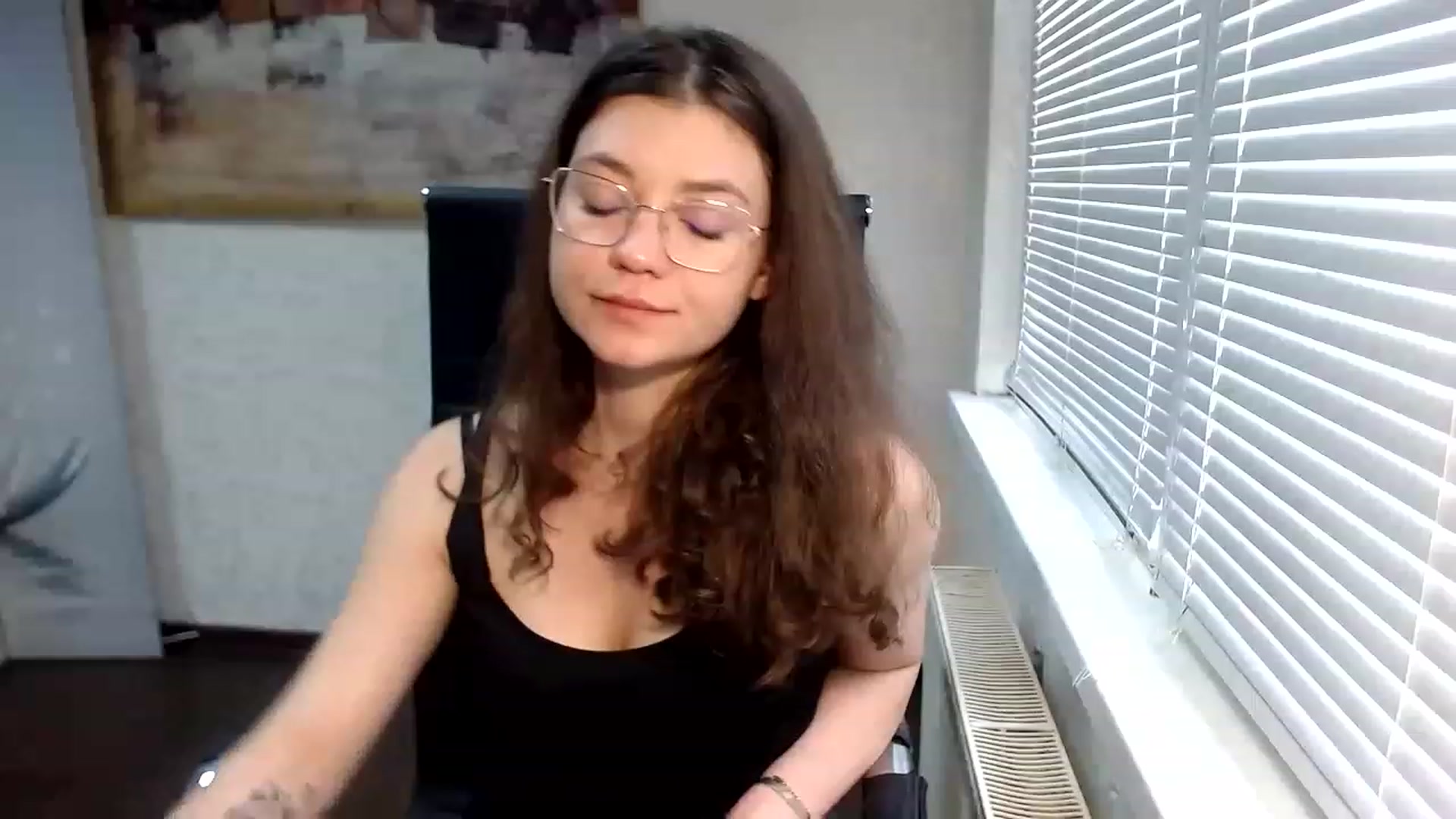 Gallery image thumbnail from SweetArinaA's myfreecams stream on, 05/27/2023, 14:23 image 11 of 20