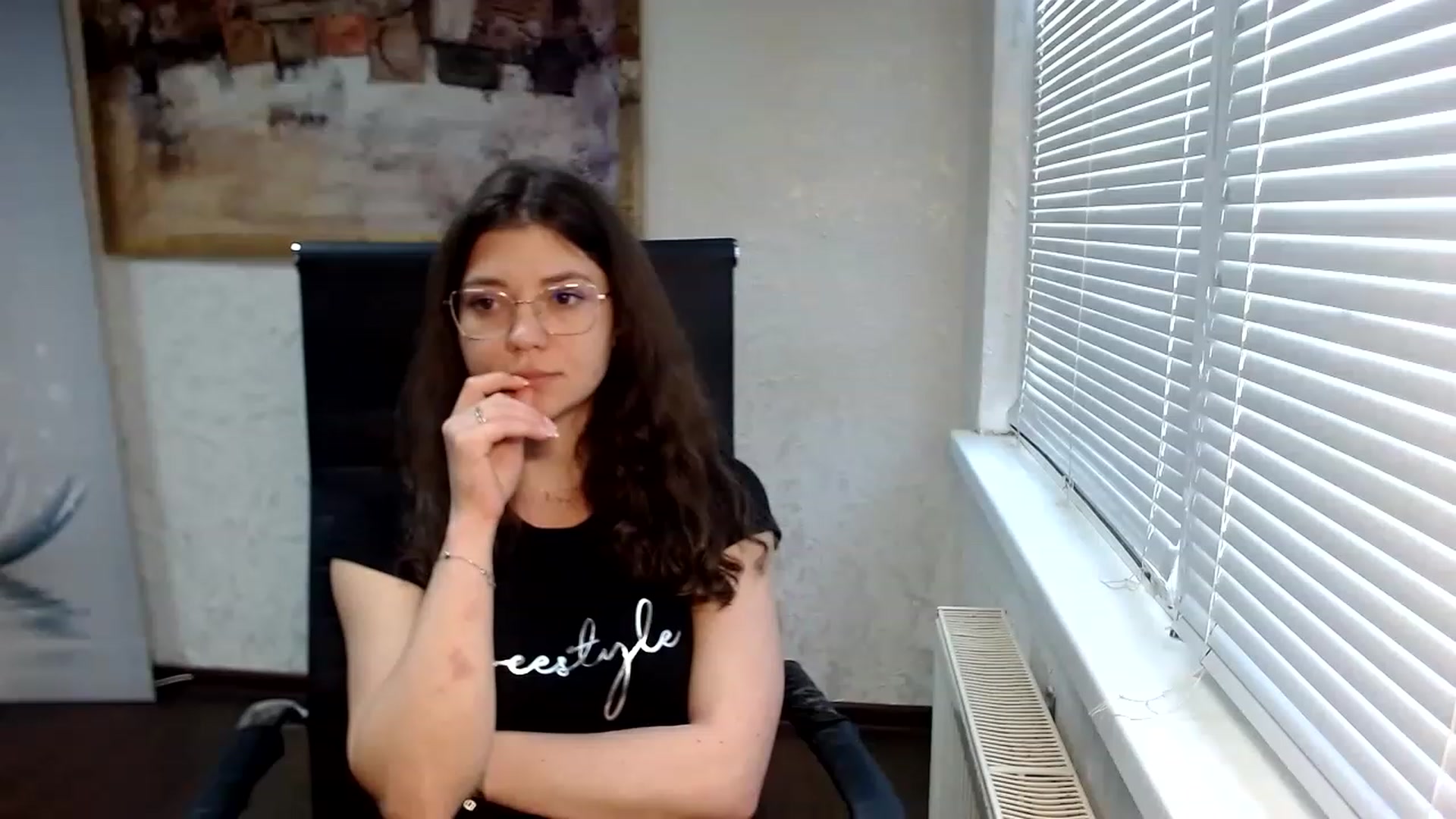 Gallery image thumbnail from SweetArinaA's myfreecams stream on, 05/28/2023, 14:37 image 19 of 20