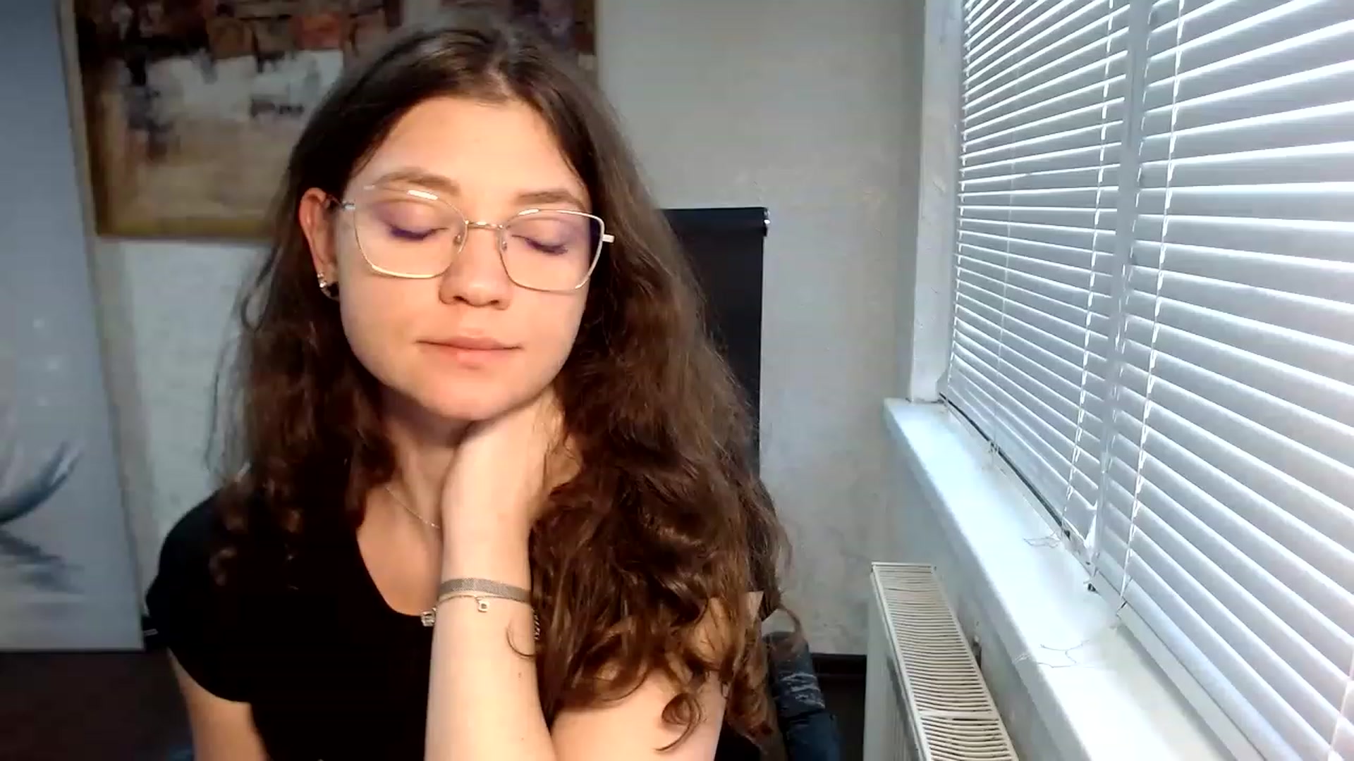 Gallery image thumbnail from SweetArinaA's myfreecams stream on, 05/28/2023, 14:37 image 1 of 20