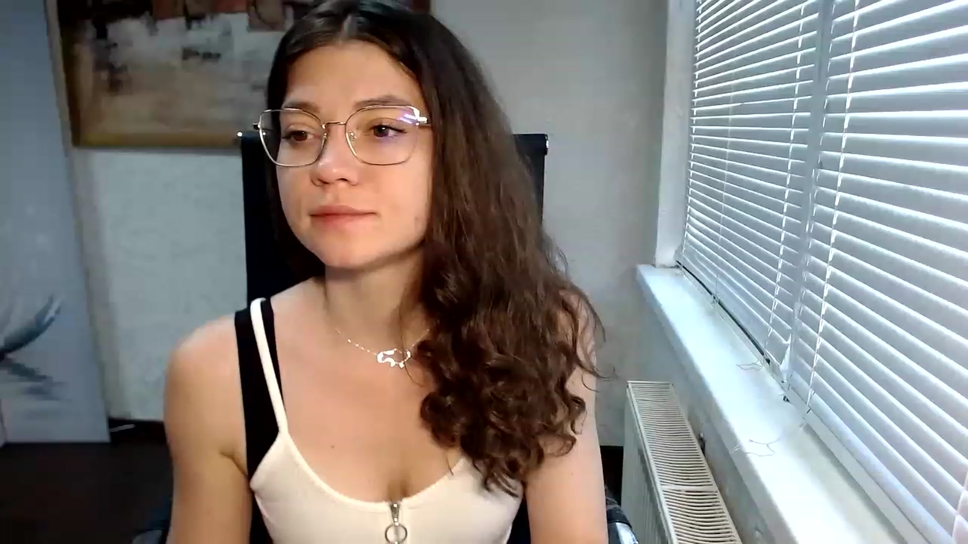 Gallery image thumbnail from SweetArinaA's myfreecams stream on, 05/30/2023, 12:14 image 15 of 20