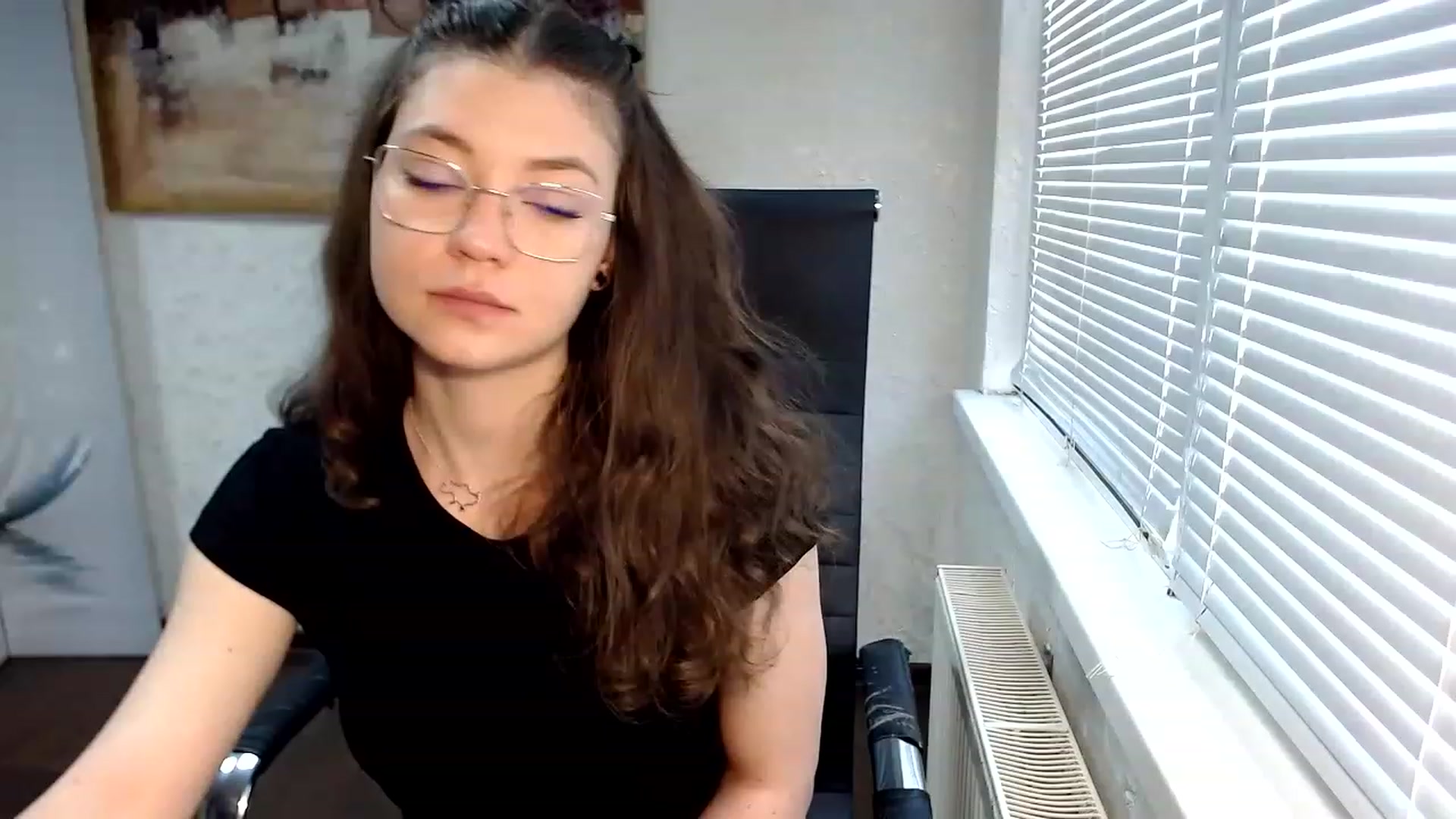 Gallery image thumbnail from SweetArinaA's myfreecams stream on, 05/31/2023, 11:24 image 6 of 20