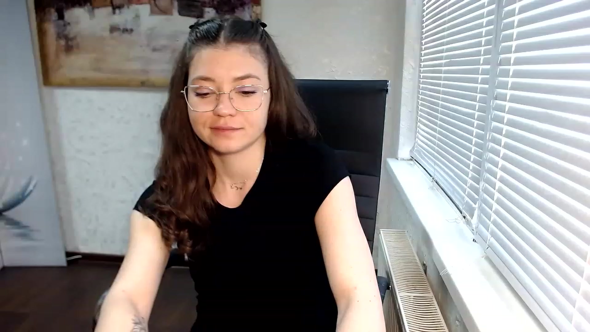 Gallery image thumbnail from SweetArinaA's myfreecams stream on, 05/31/2023, 12:30 image 9 of 20